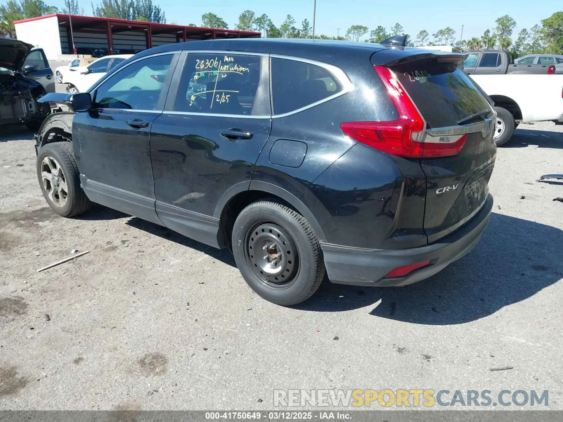 3 Фотография поврежденного автомобиля 7FARW1H58KE025104 HONDA CR-V 2019