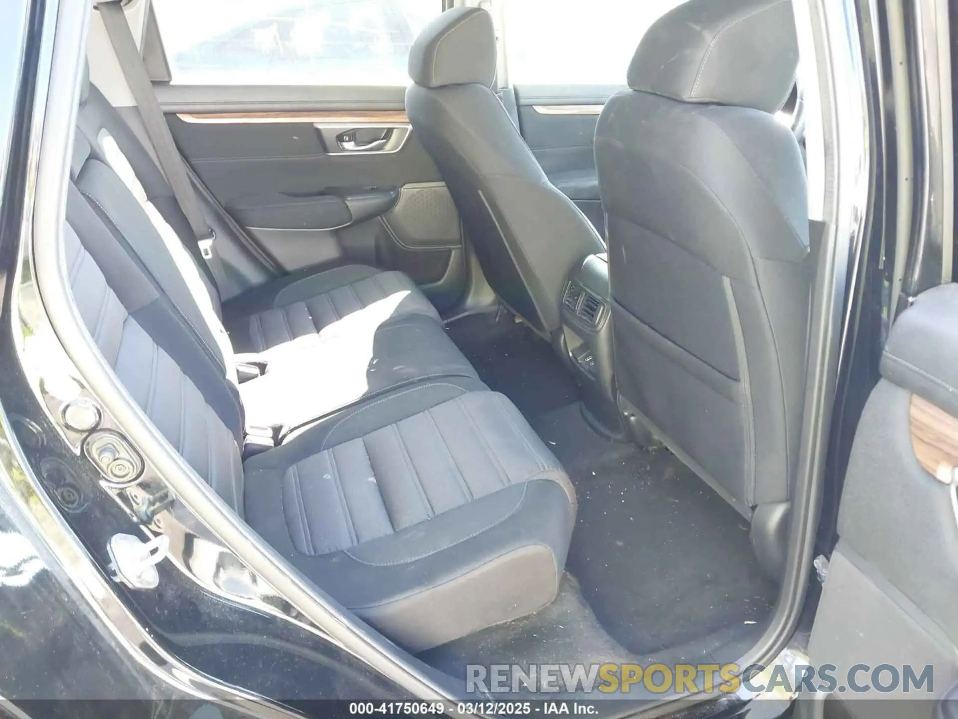 8 Фотография поврежденного автомобиля 7FARW1H58KE025104 HONDA CR-V 2019