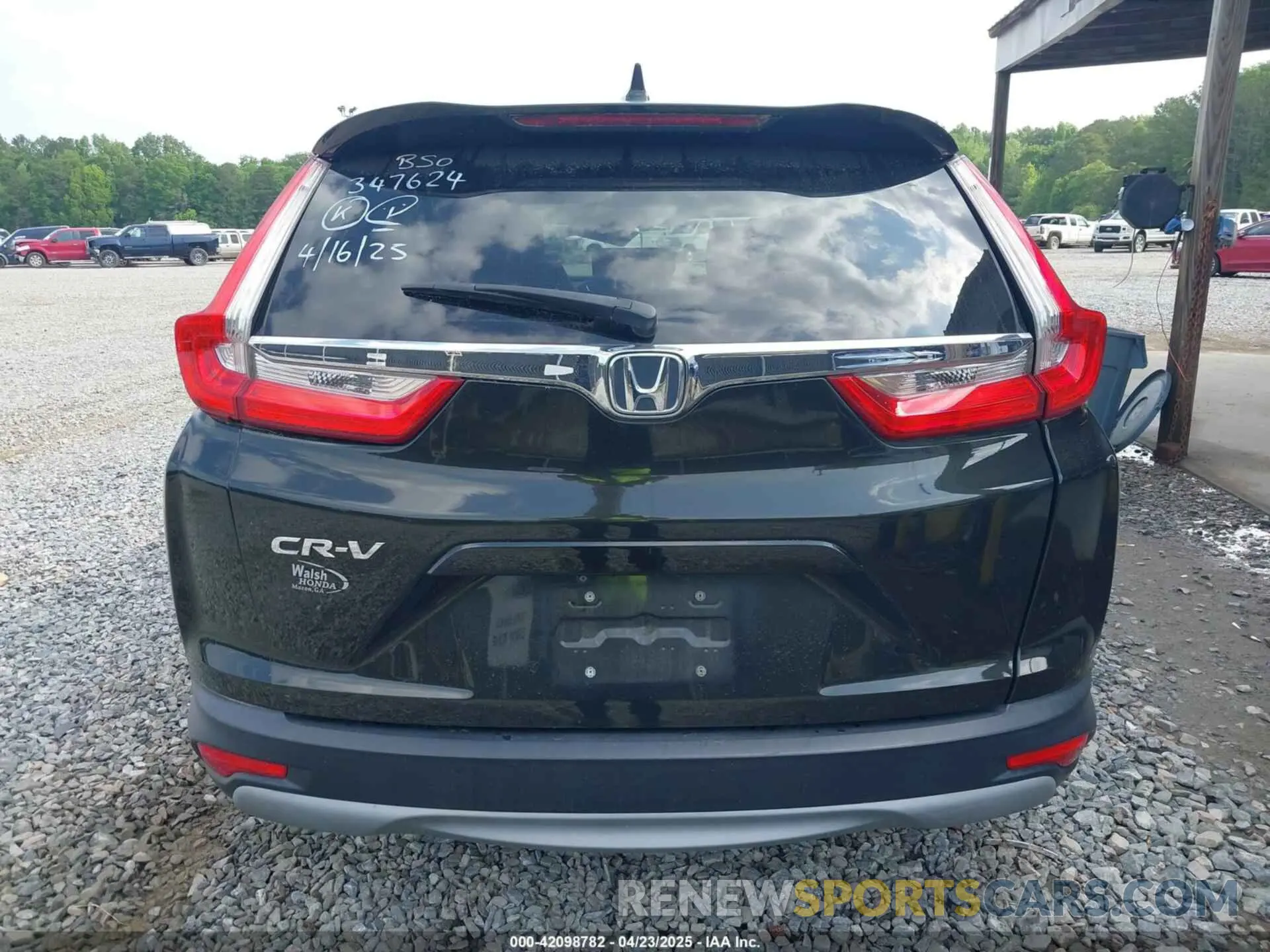 17 Photograph of a damaged car 7FARW1H80KE021493 HONDA CR-V 2019