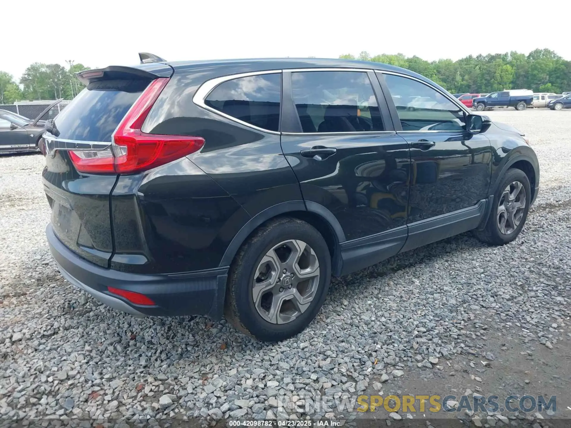 4 Photograph of a damaged car 7FARW1H80KE021493 HONDA CR-V 2019