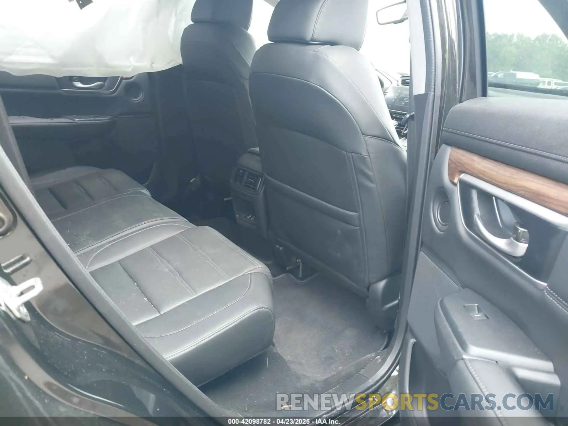 8 Photograph of a damaged car 7FARW1H80KE021493 HONDA CR-V 2019