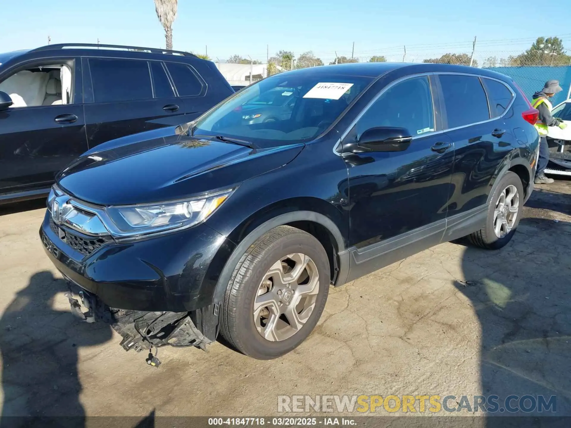 2 Фотография поврежденного автомобиля 7FARW1H81KE036164 HONDA CR-V 2019