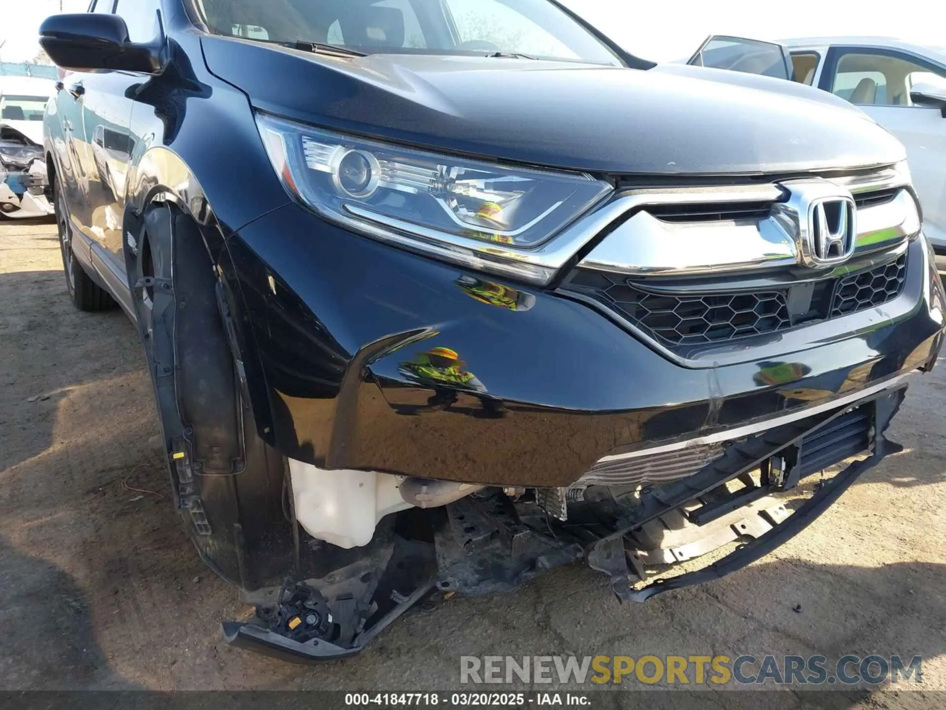 6 Фотография поврежденного автомобиля 7FARW1H81KE036164 HONDA CR-V 2019