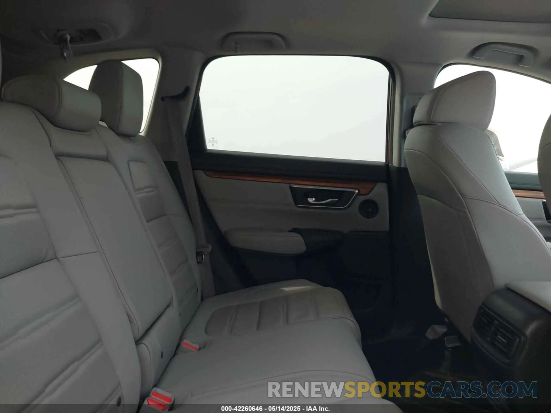 8 Photograph of a damaged car 7FARW1H84KE032965 HONDA CR-V 2019