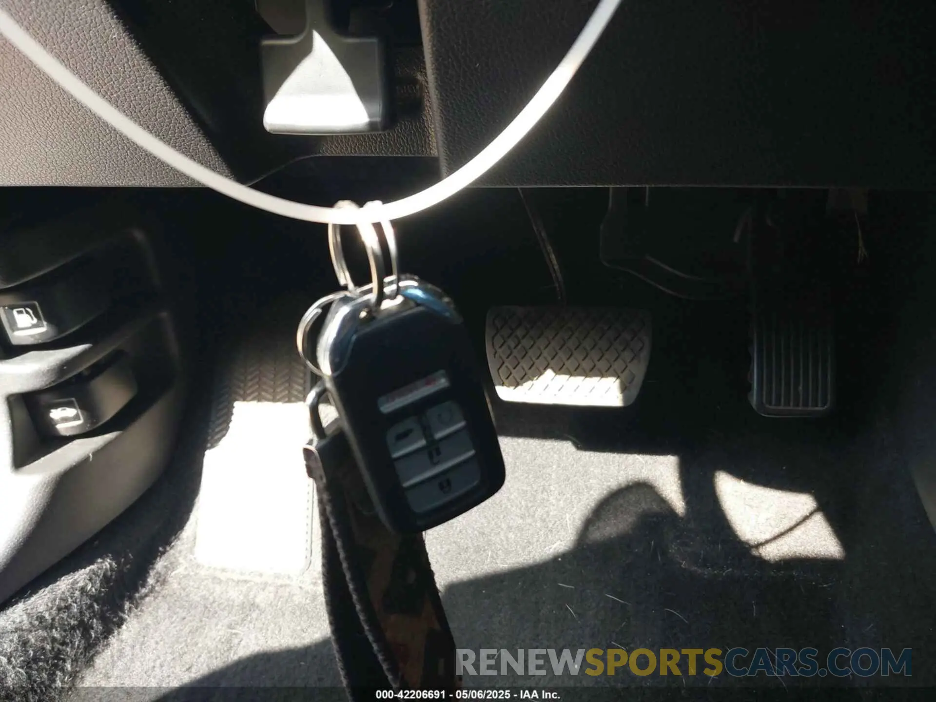11 Photograph of a damaged car 7FARW1H85KE015222 HONDA CR-V 2019