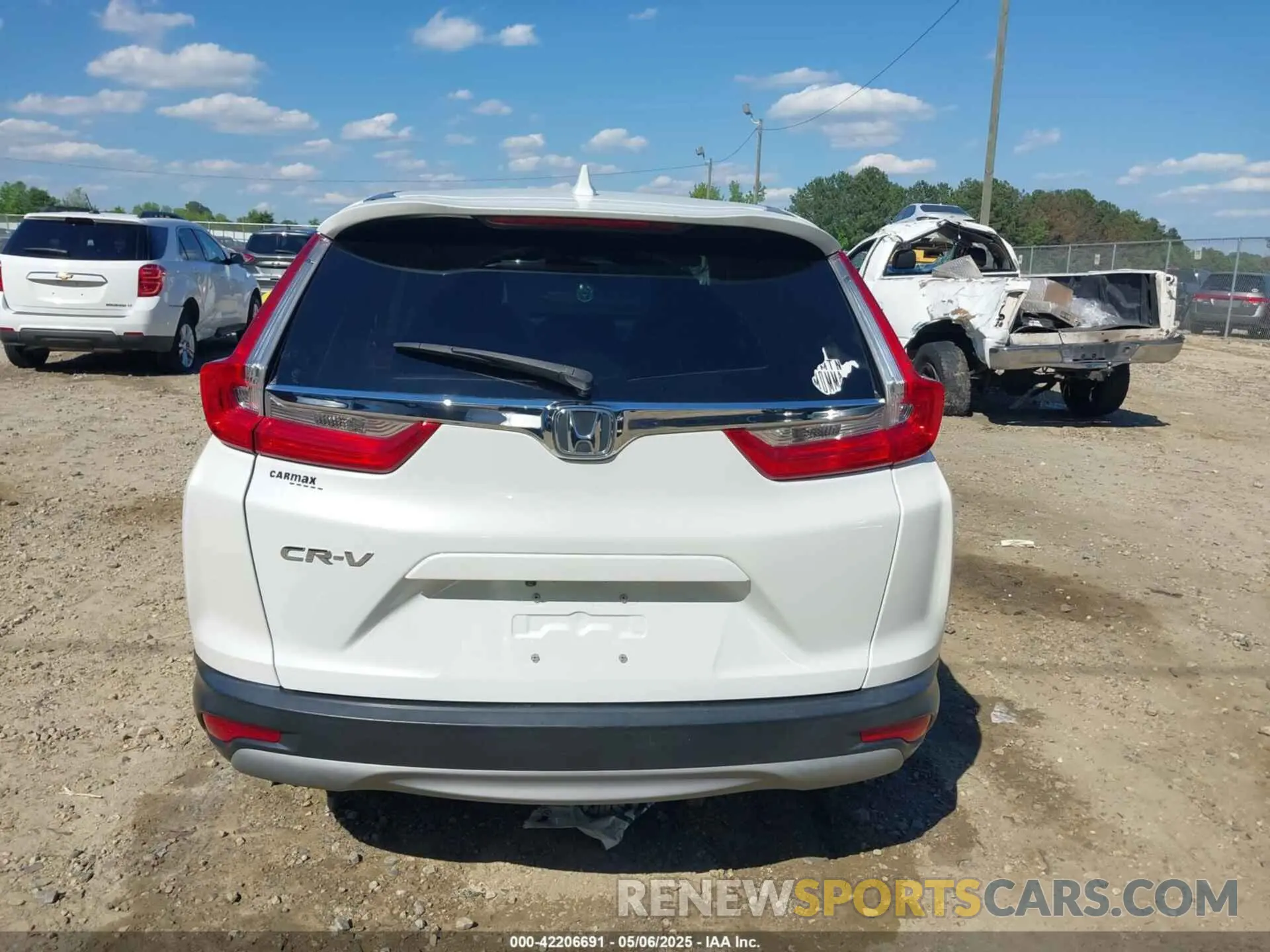 17 Photograph of a damaged car 7FARW1H85KE015222 HONDA CR-V 2019