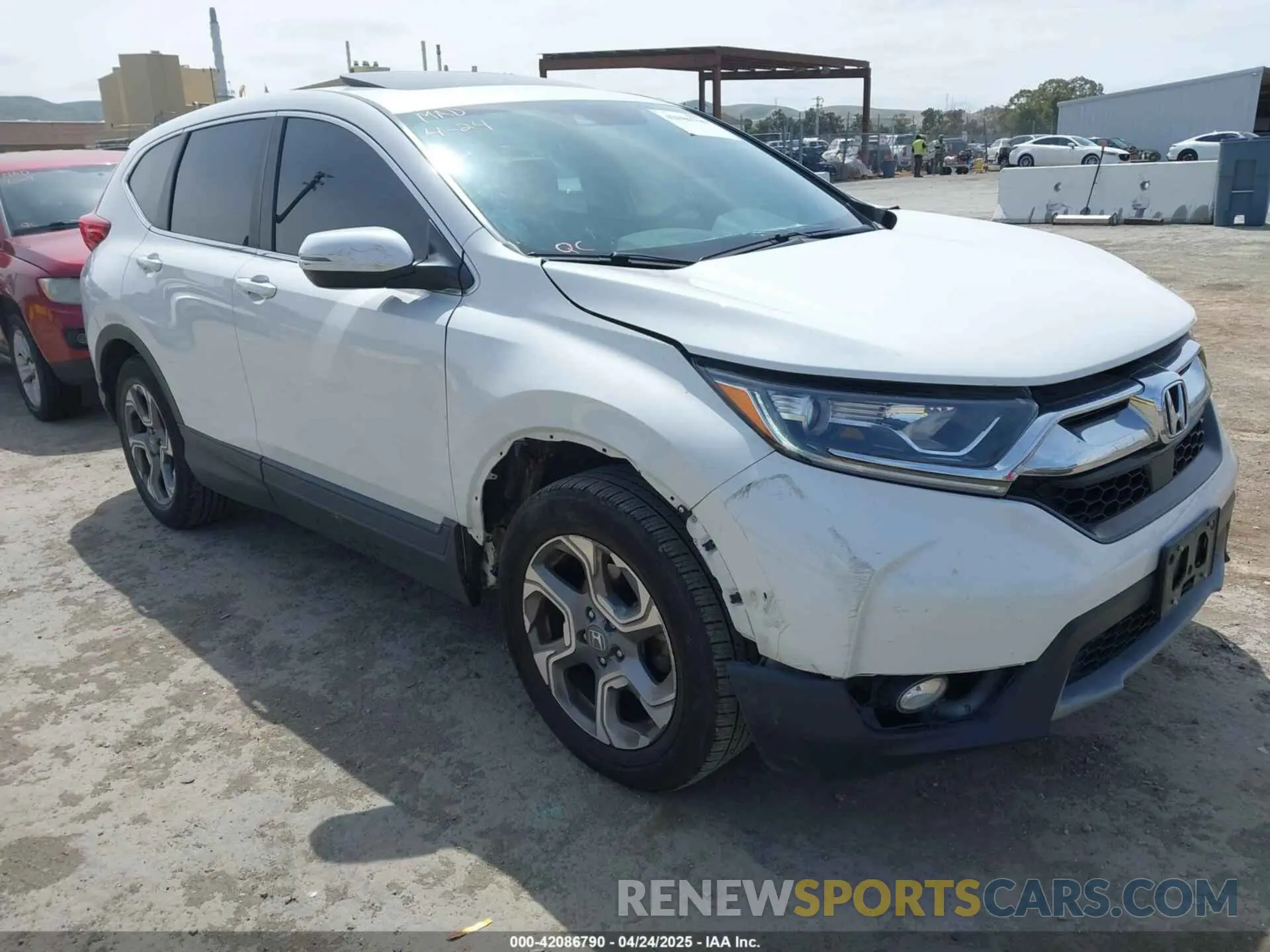 1 Photograph of a damaged car 7FARW1H8XKE030010 HONDA CR-V 2019