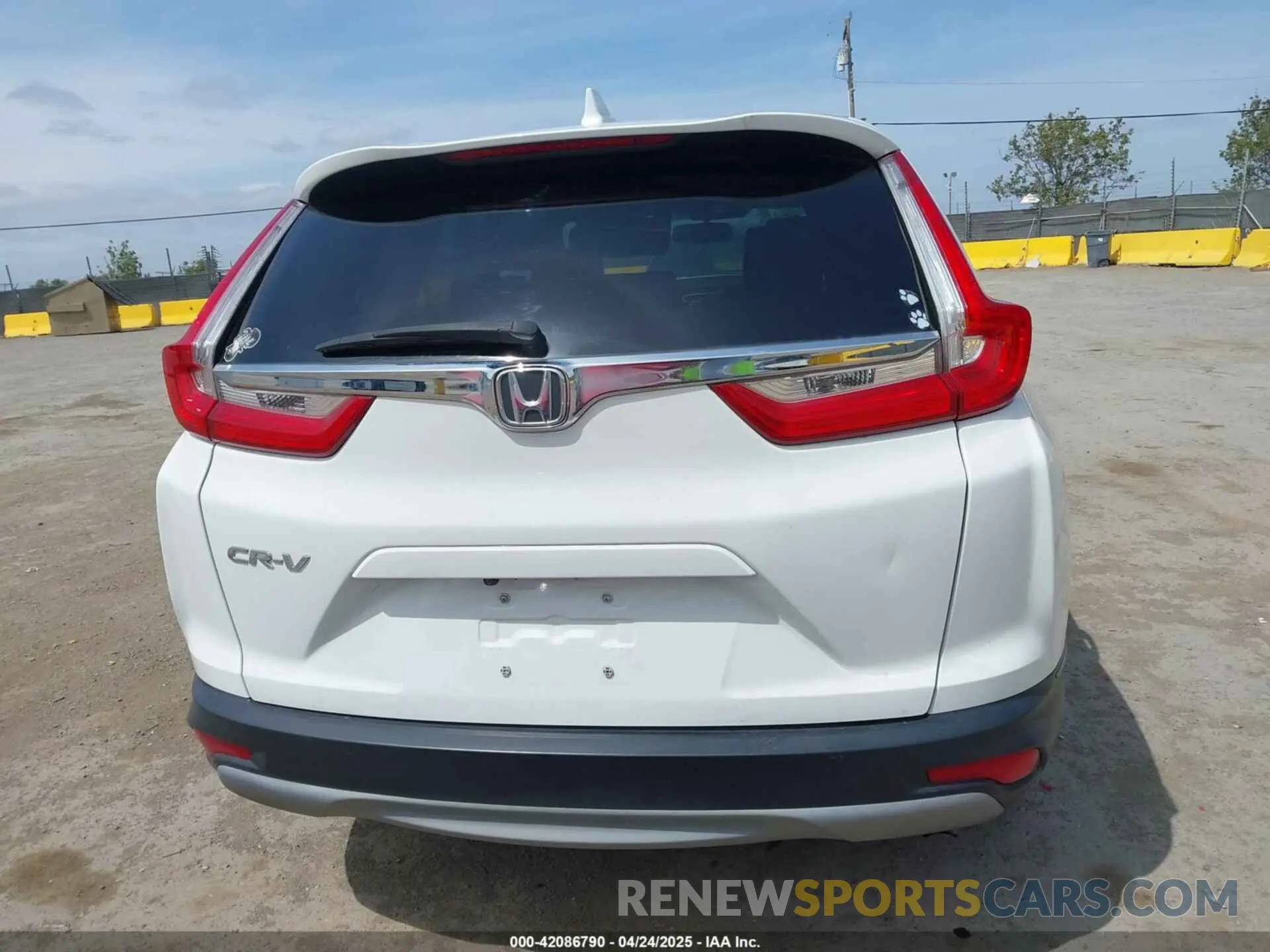 16 Photograph of a damaged car 7FARW1H8XKE030010 HONDA CR-V 2019