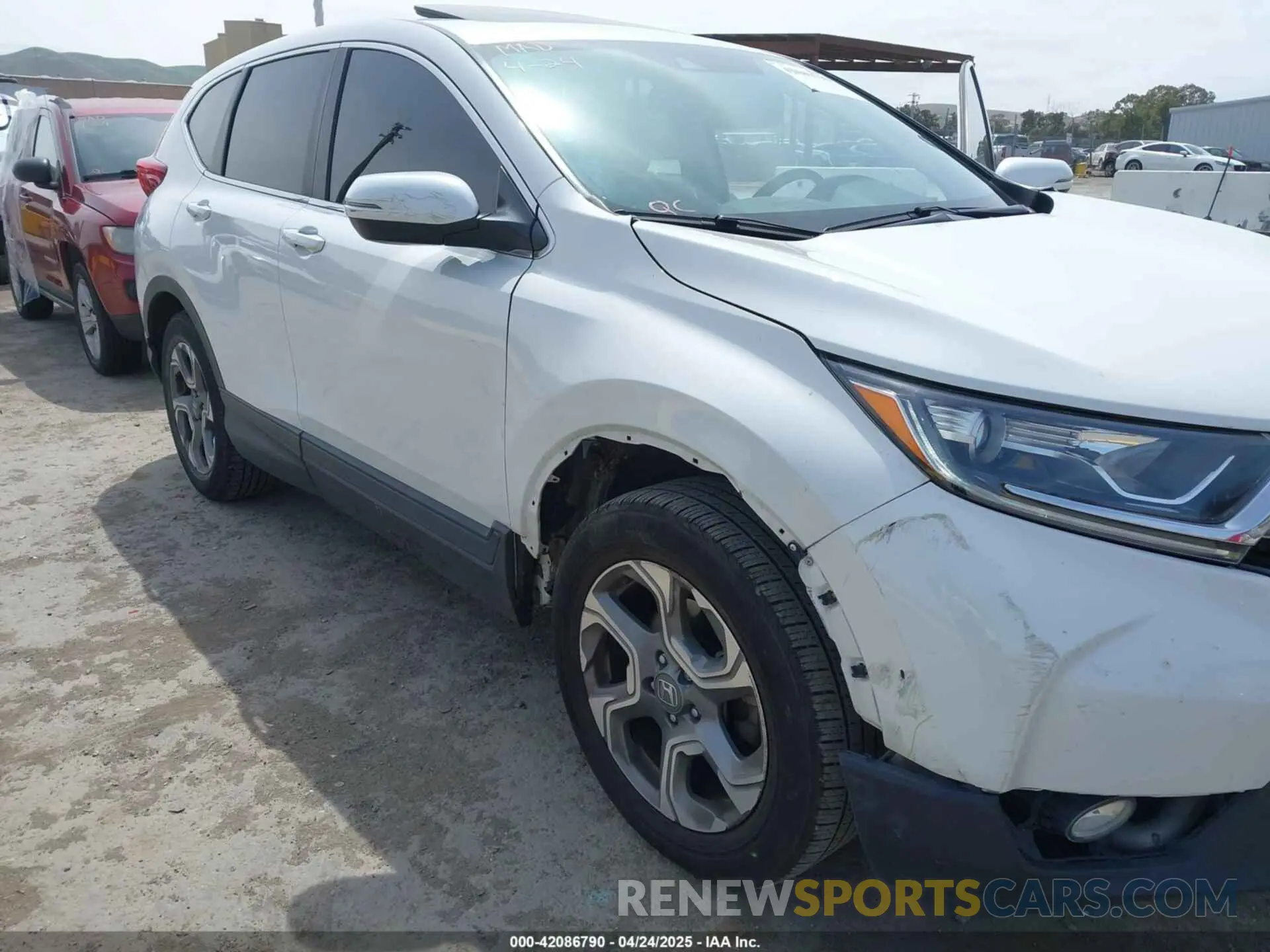6 Photograph of a damaged car 7FARW1H8XKE030010 HONDA CR-V 2019