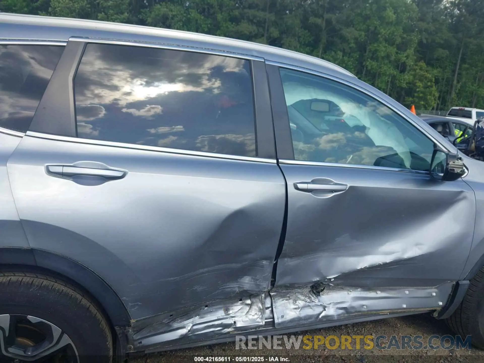13 Photograph of a damaged car 7FARW1H9XKE013605 HONDA CR-V 2019
