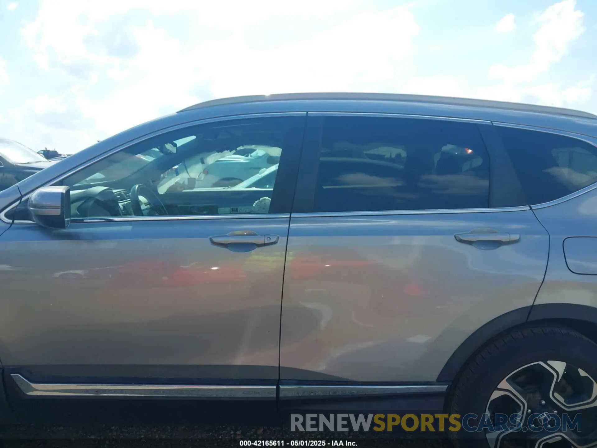 14 Photograph of a damaged car 7FARW1H9XKE013605 HONDA CR-V 2019