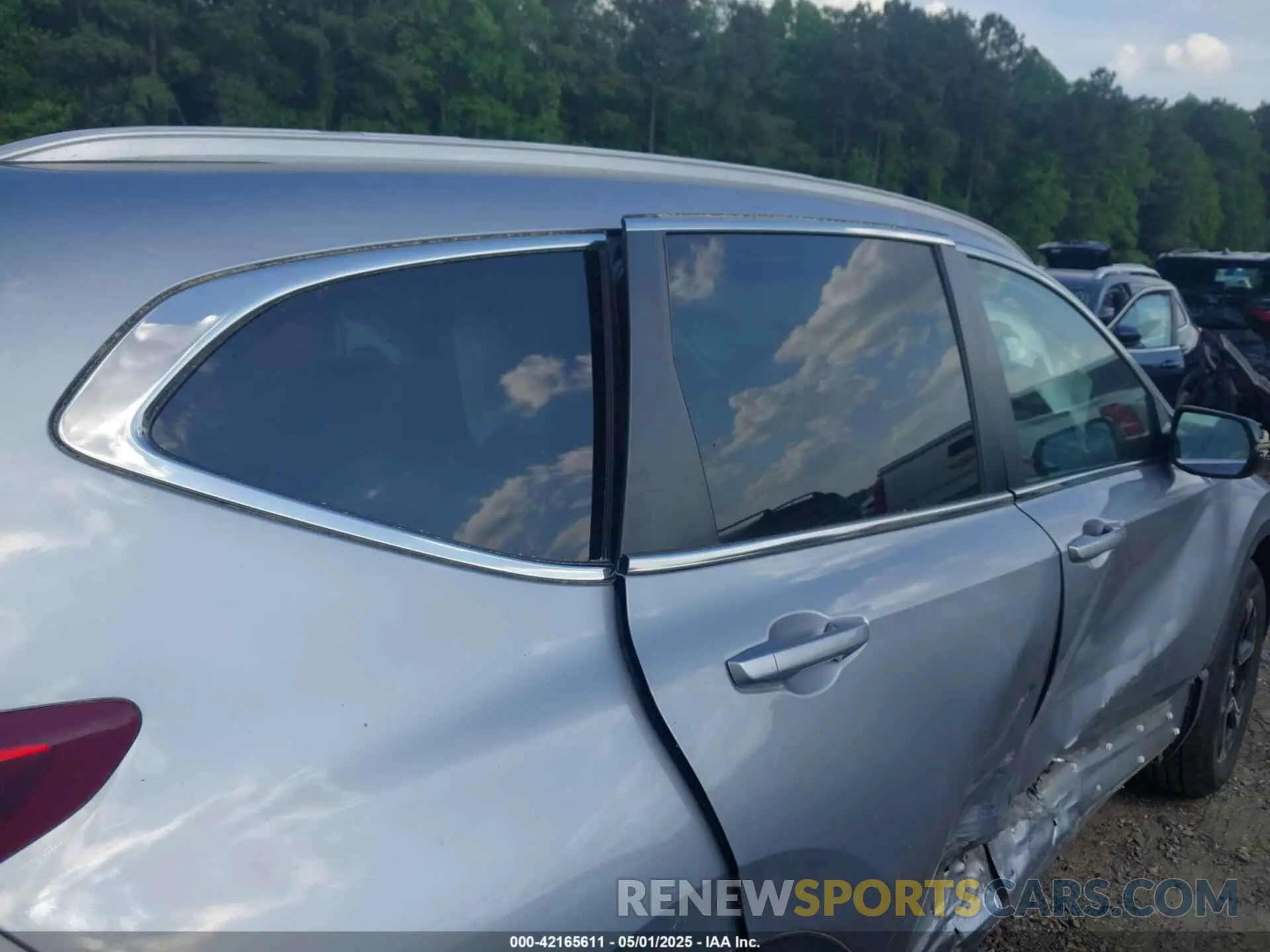 19 Photograph of a damaged car 7FARW1H9XKE013605 HONDA CR-V 2019