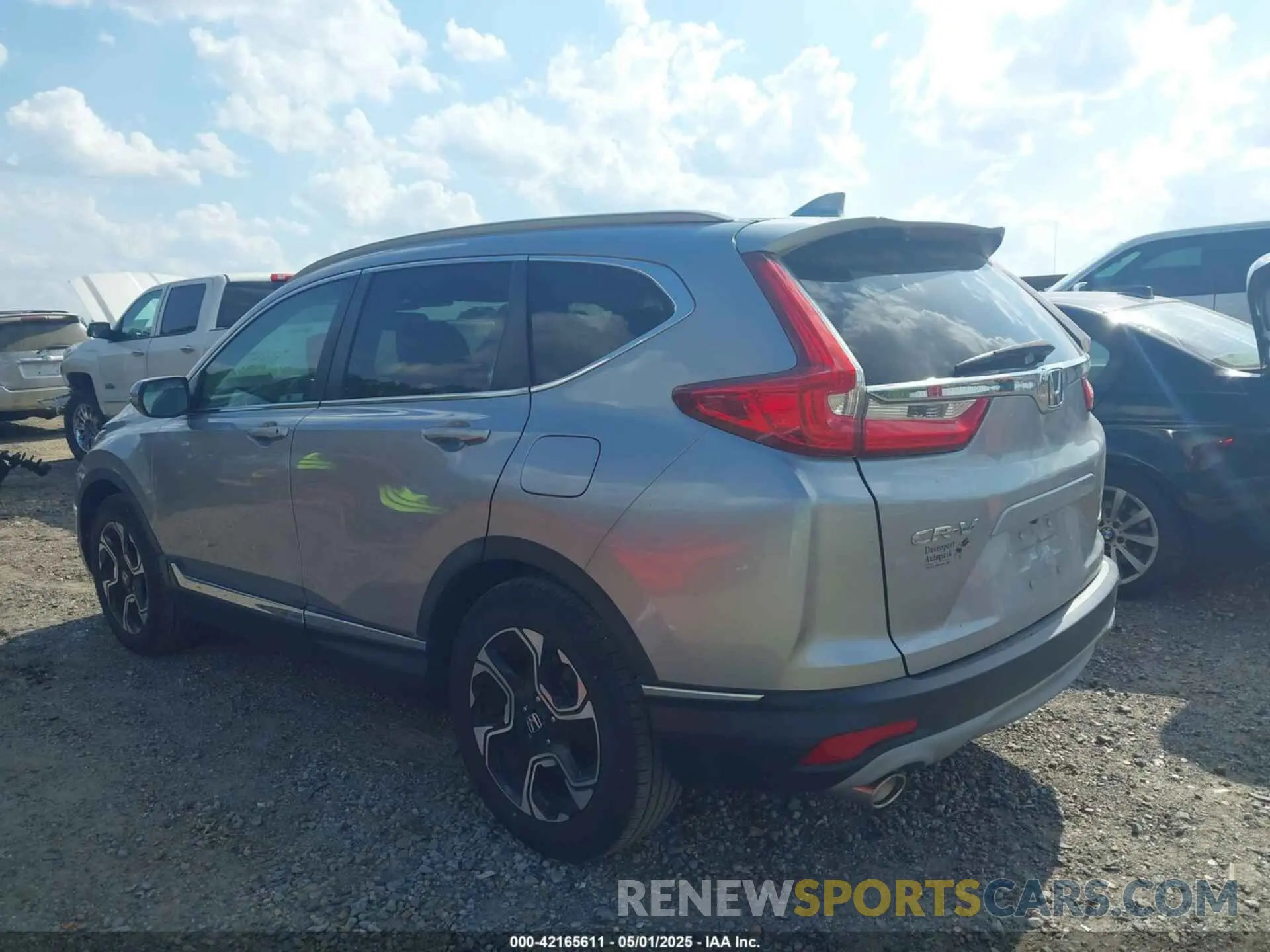 3 Photograph of a damaged car 7FARW1H9XKE013605 HONDA CR-V 2019