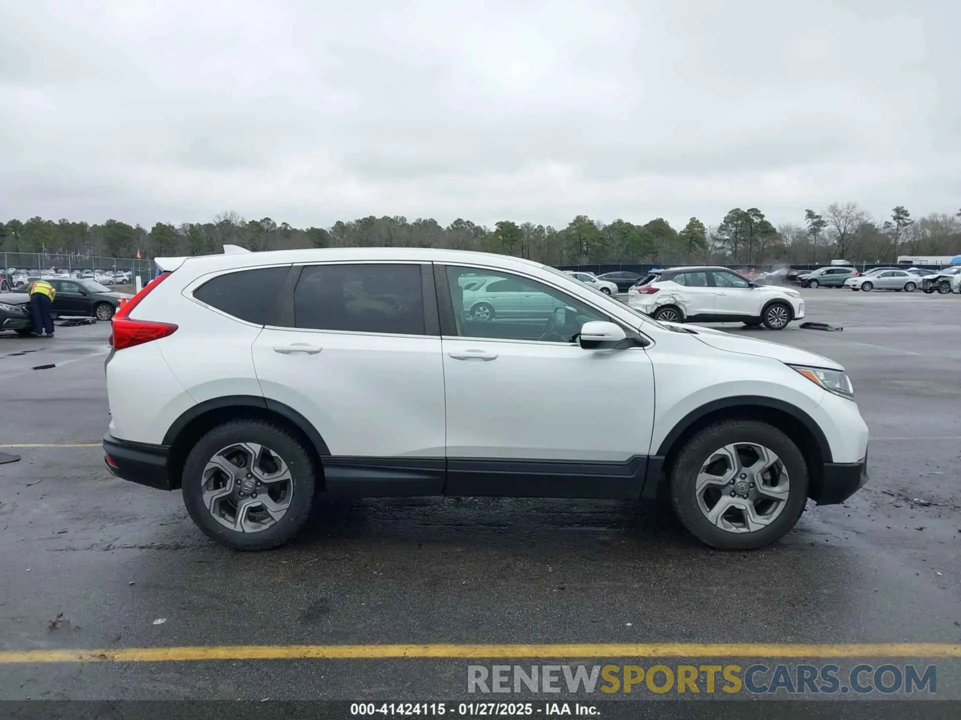 13 Photograph of a damaged car 7FARW2H53KE040602 HONDA CR-V 2019