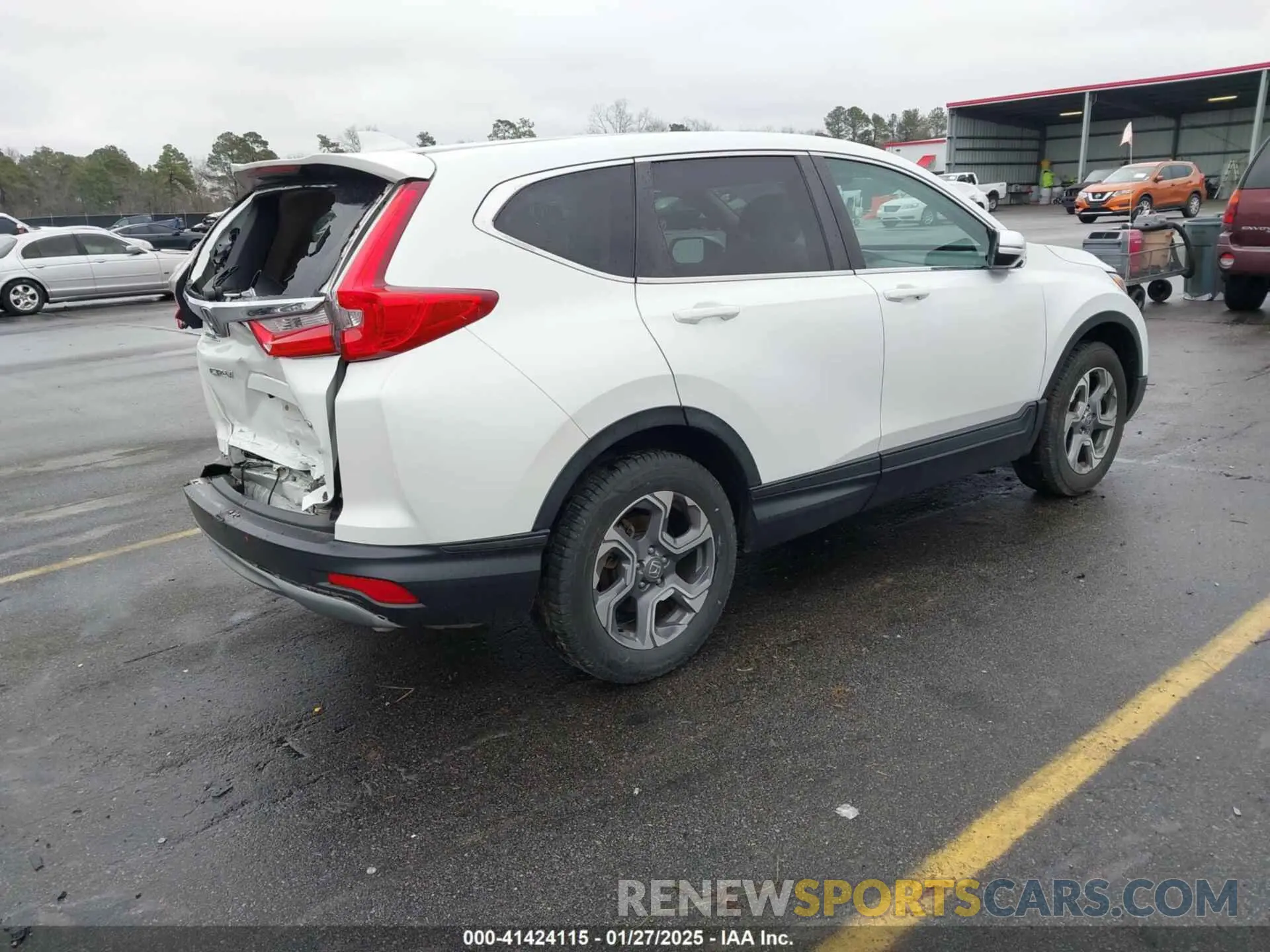 4 Photograph of a damaged car 7FARW2H53KE040602 HONDA CR-V 2019