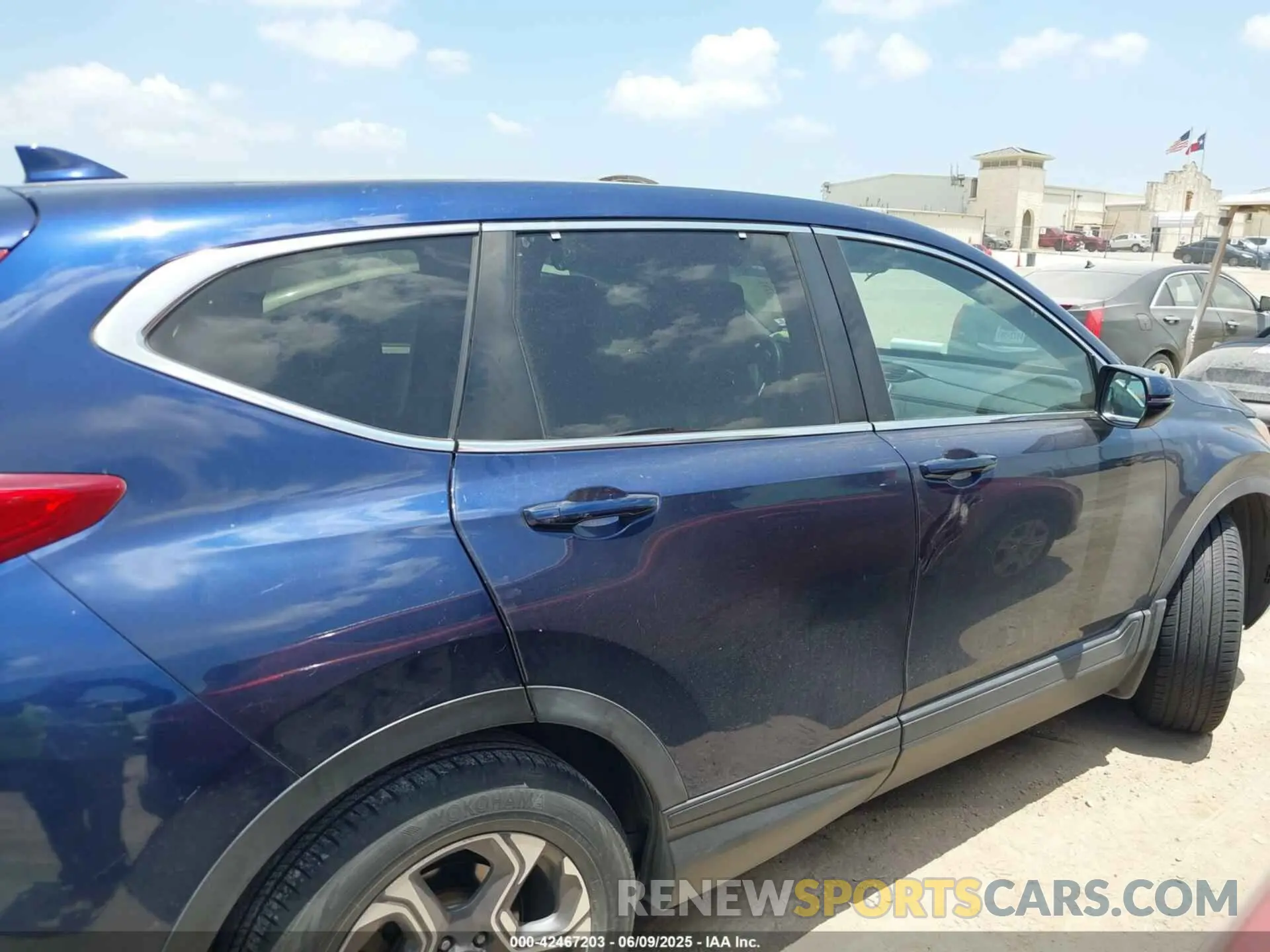 12 Photograph of a damaged car 7FARW2H54KE002859 HONDA CR-V 2019