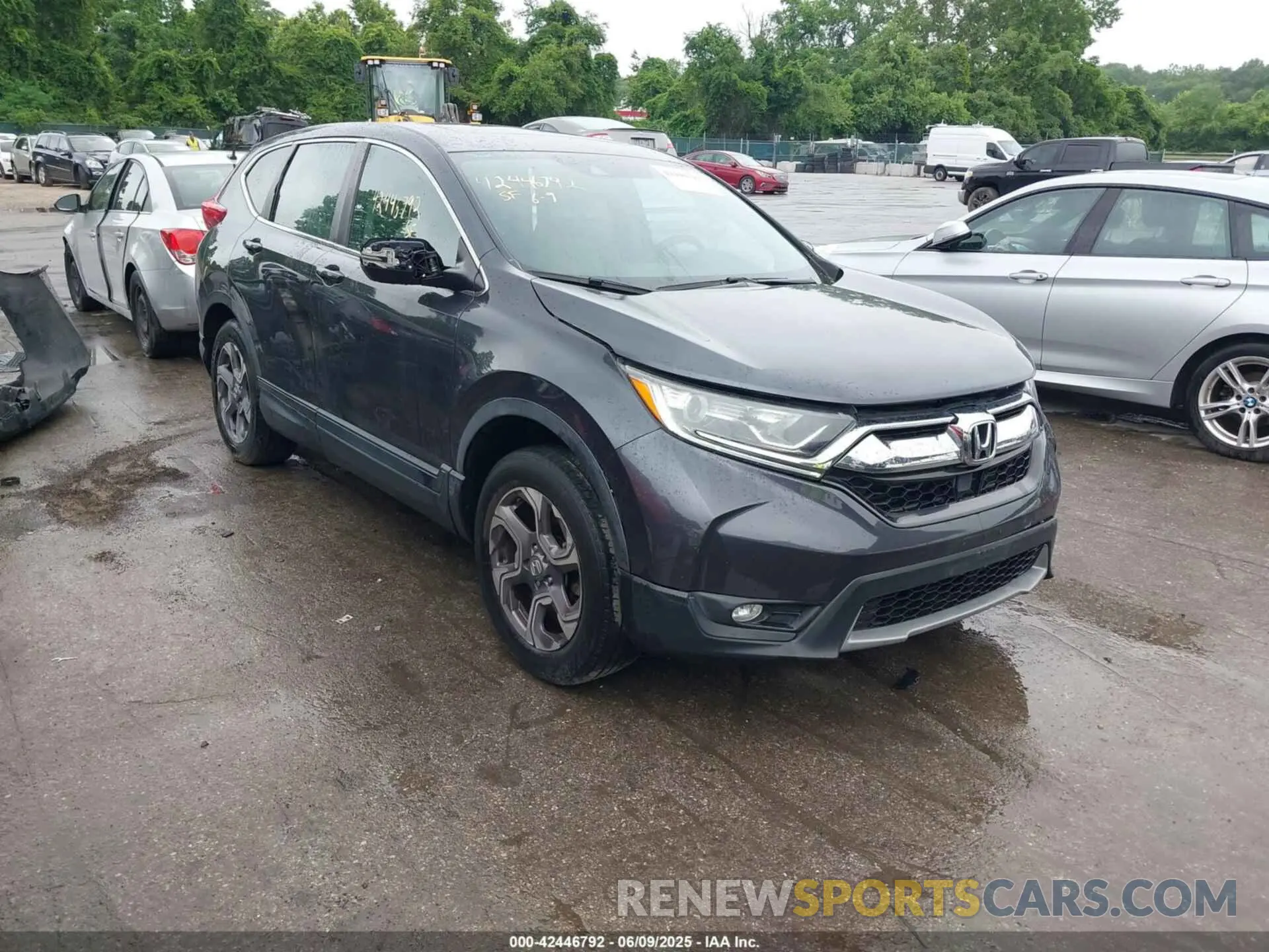 1 Photograph of a damaged car 7FARW2H54KE020990 HONDA CR-V 2019