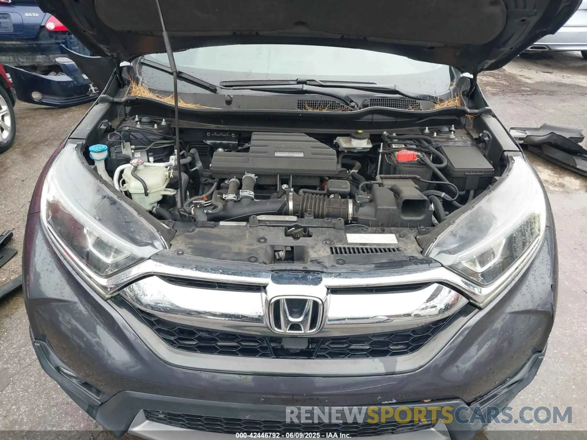 10 Photograph of a damaged car 7FARW2H54KE020990 HONDA CR-V 2019