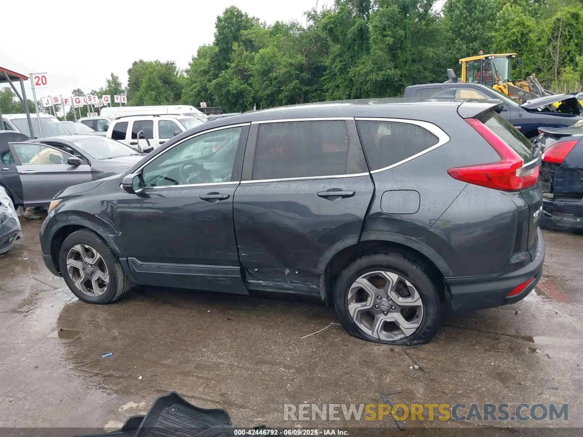 14 Photograph of a damaged car 7FARW2H54KE020990 HONDA CR-V 2019