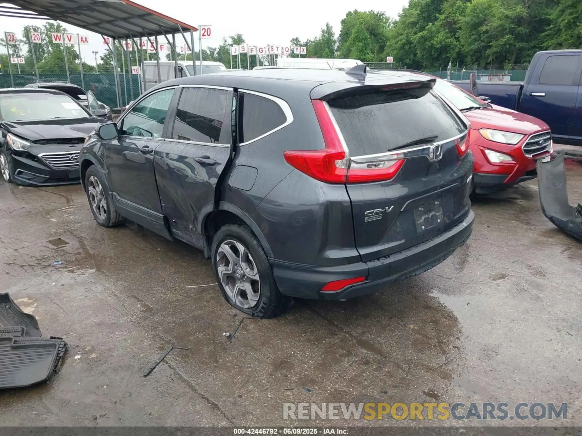 3 Photograph of a damaged car 7FARW2H54KE020990 HONDA CR-V 2019