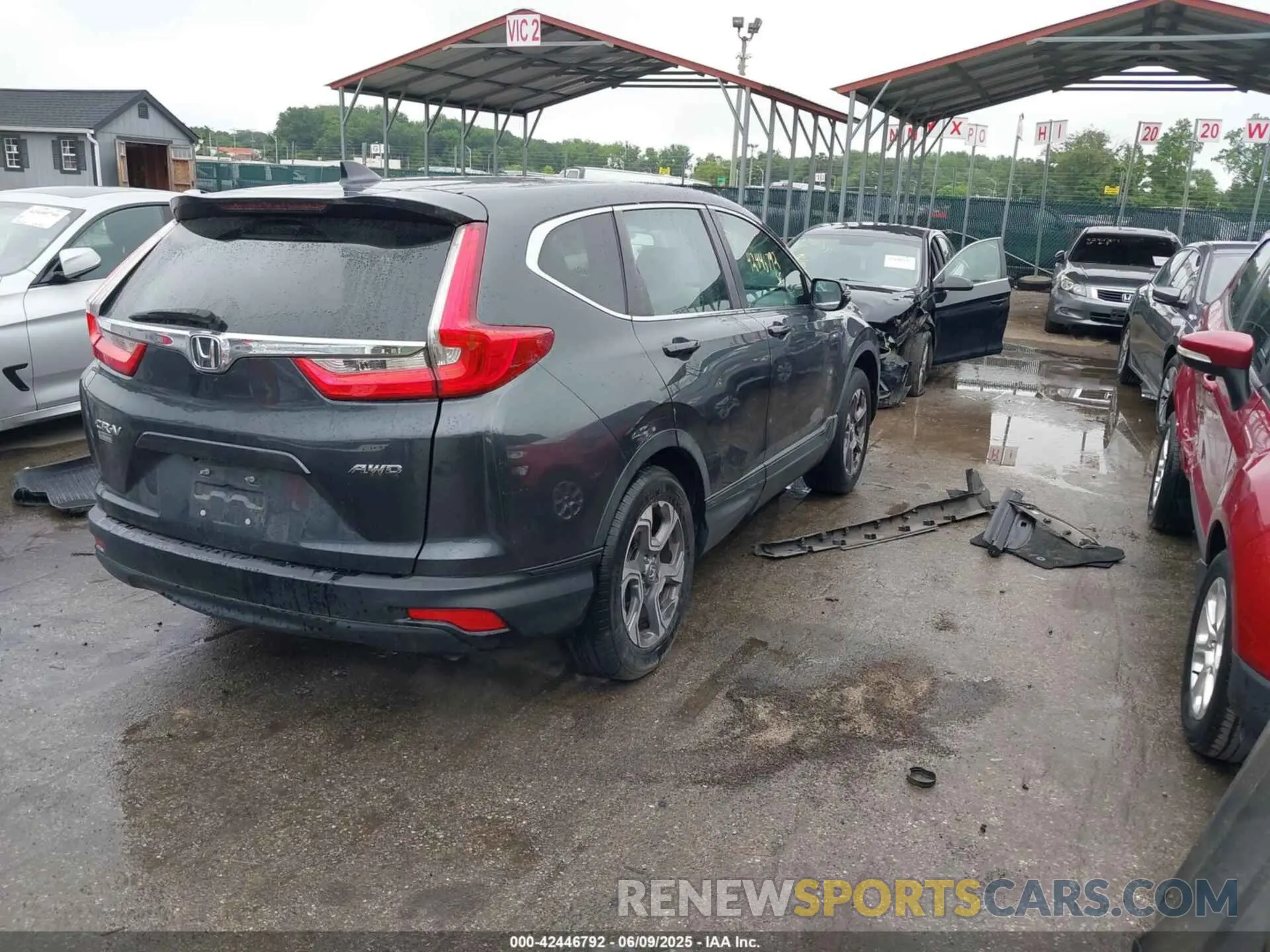4 Photograph of a damaged car 7FARW2H54KE020990 HONDA CR-V 2019