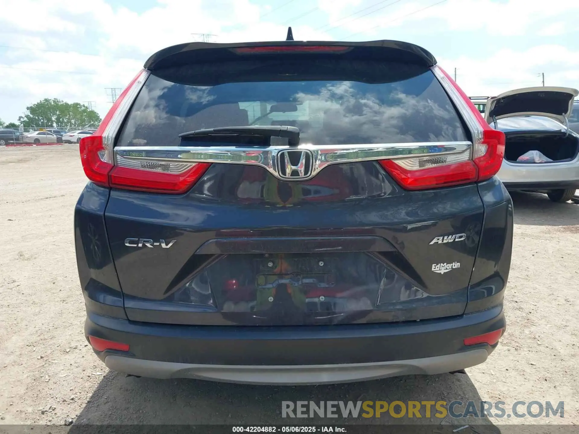 17 Фотография поврежденного автомобиля 7FARW2H57KE009790 HONDA CR-V 2019