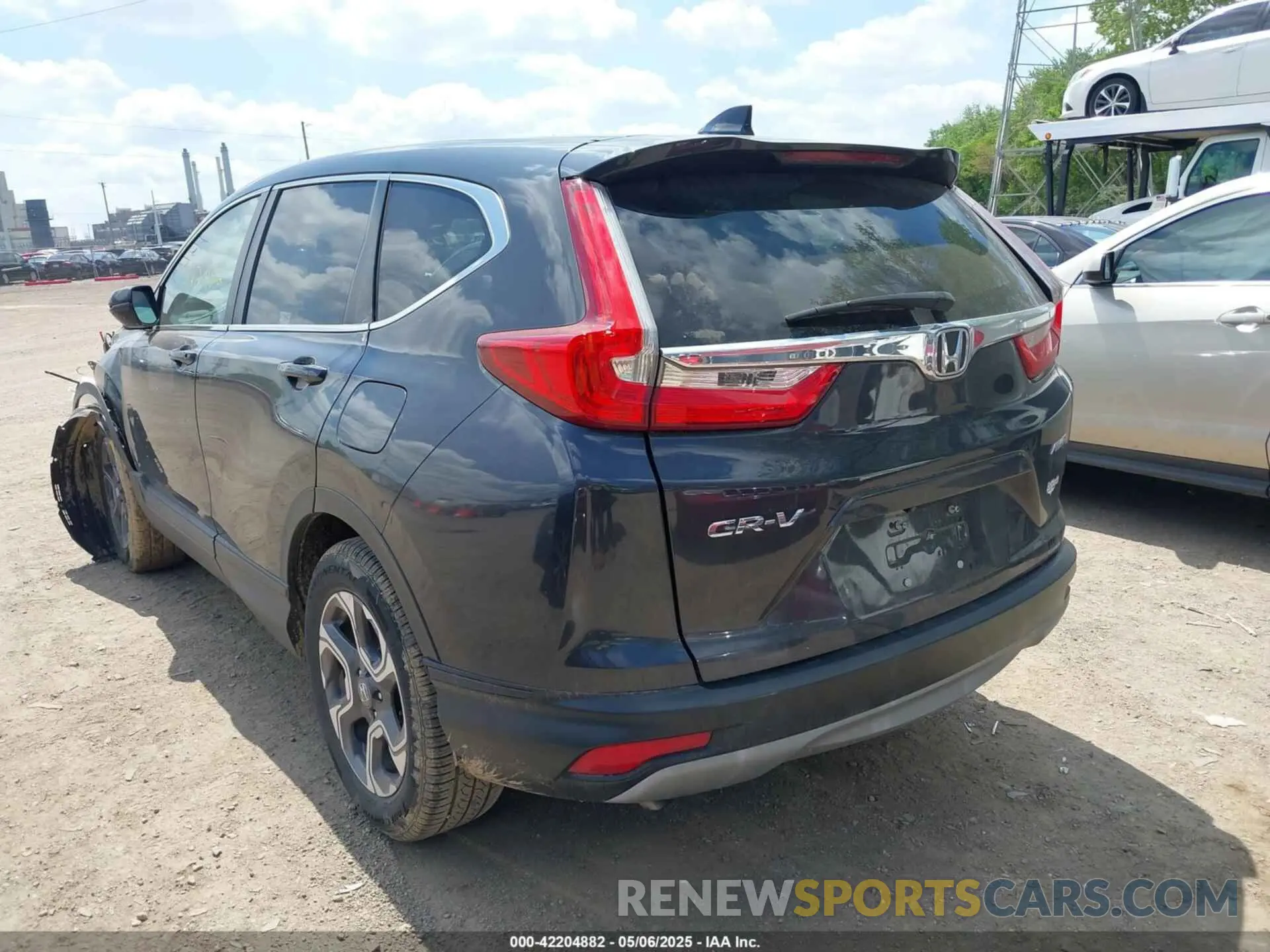 3 Фотография поврежденного автомобиля 7FARW2H57KE009790 HONDA CR-V 2019