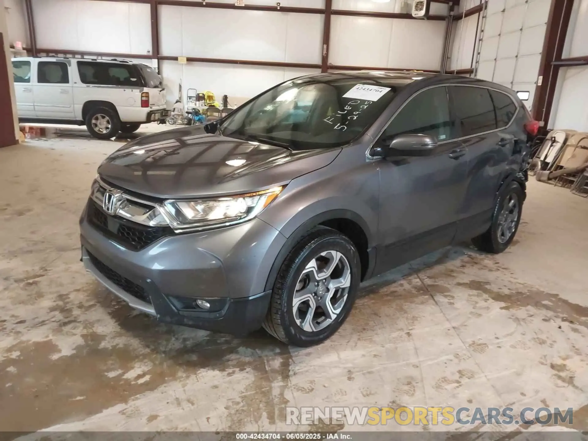 2 Photograph of a damaged car 7FARW2H58KE014870 HONDA CR-V 2019