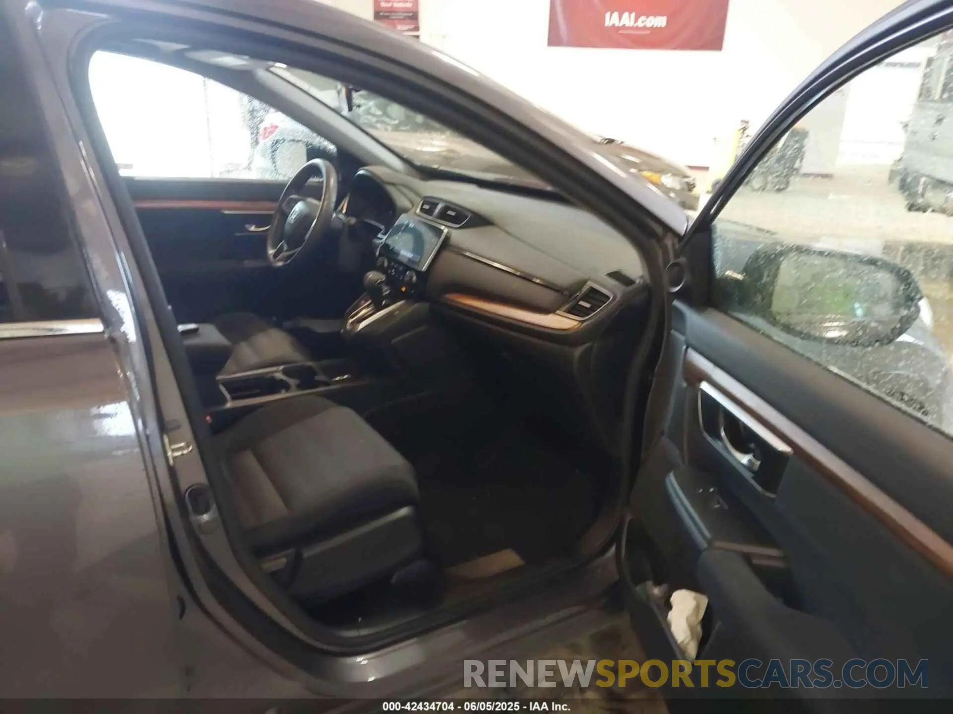 5 Photograph of a damaged car 7FARW2H58KE014870 HONDA CR-V 2019