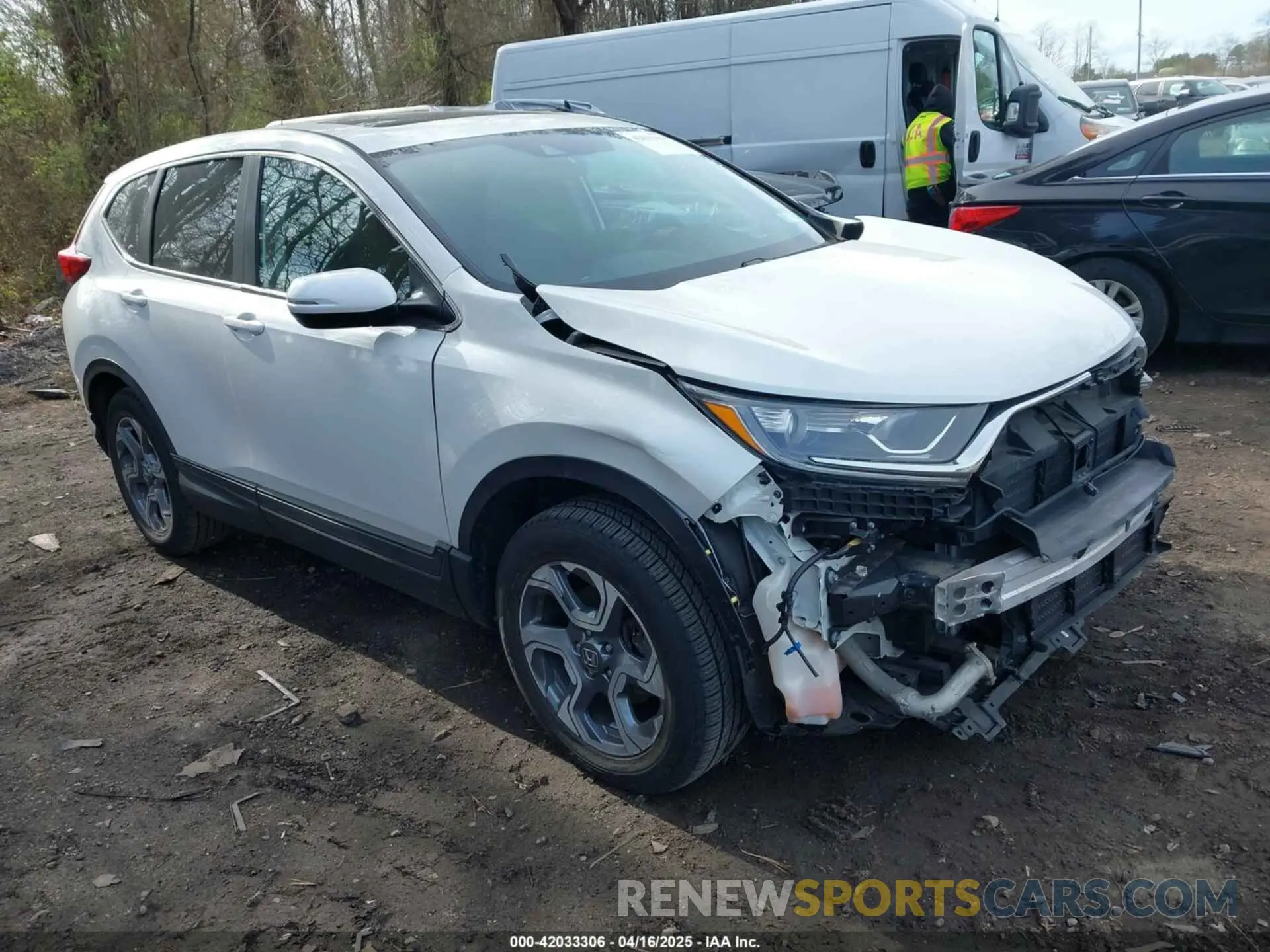 1 Photograph of a damaged car 7FARW2H58KE047447 HONDA CR-V 2019