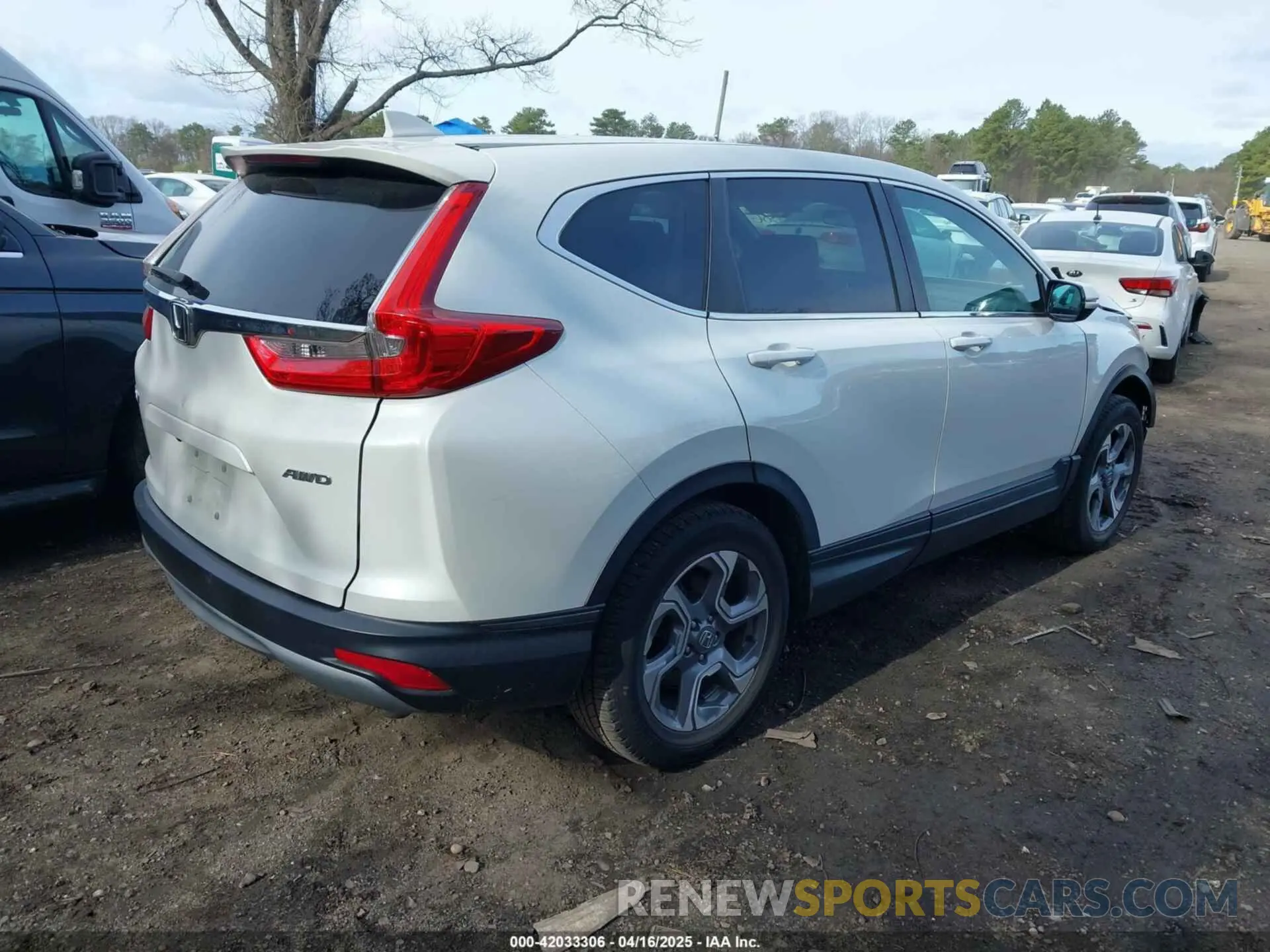 4 Photograph of a damaged car 7FARW2H58KE047447 HONDA CR-V 2019