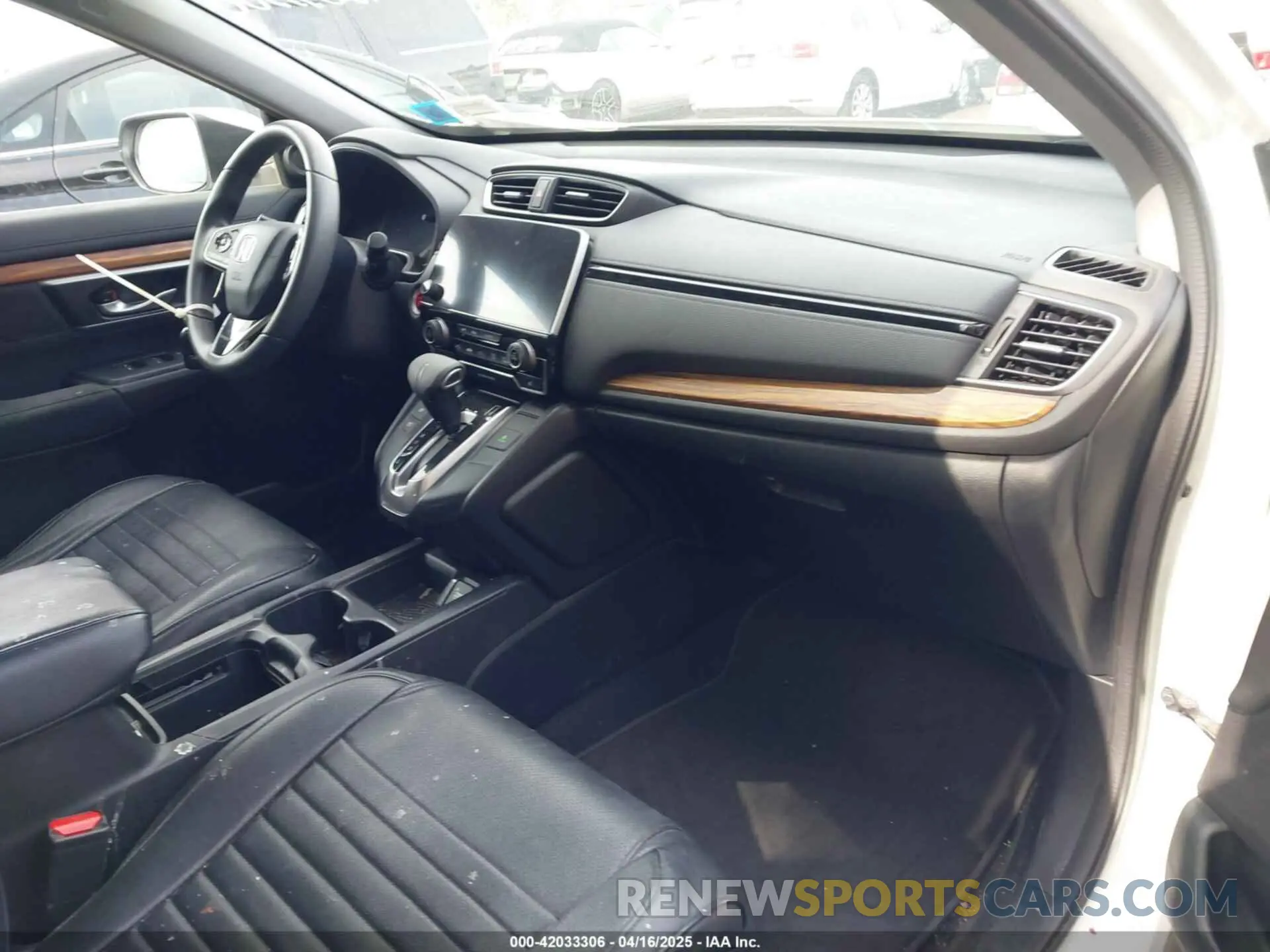 5 Photograph of a damaged car 7FARW2H58KE047447 HONDA CR-V 2019