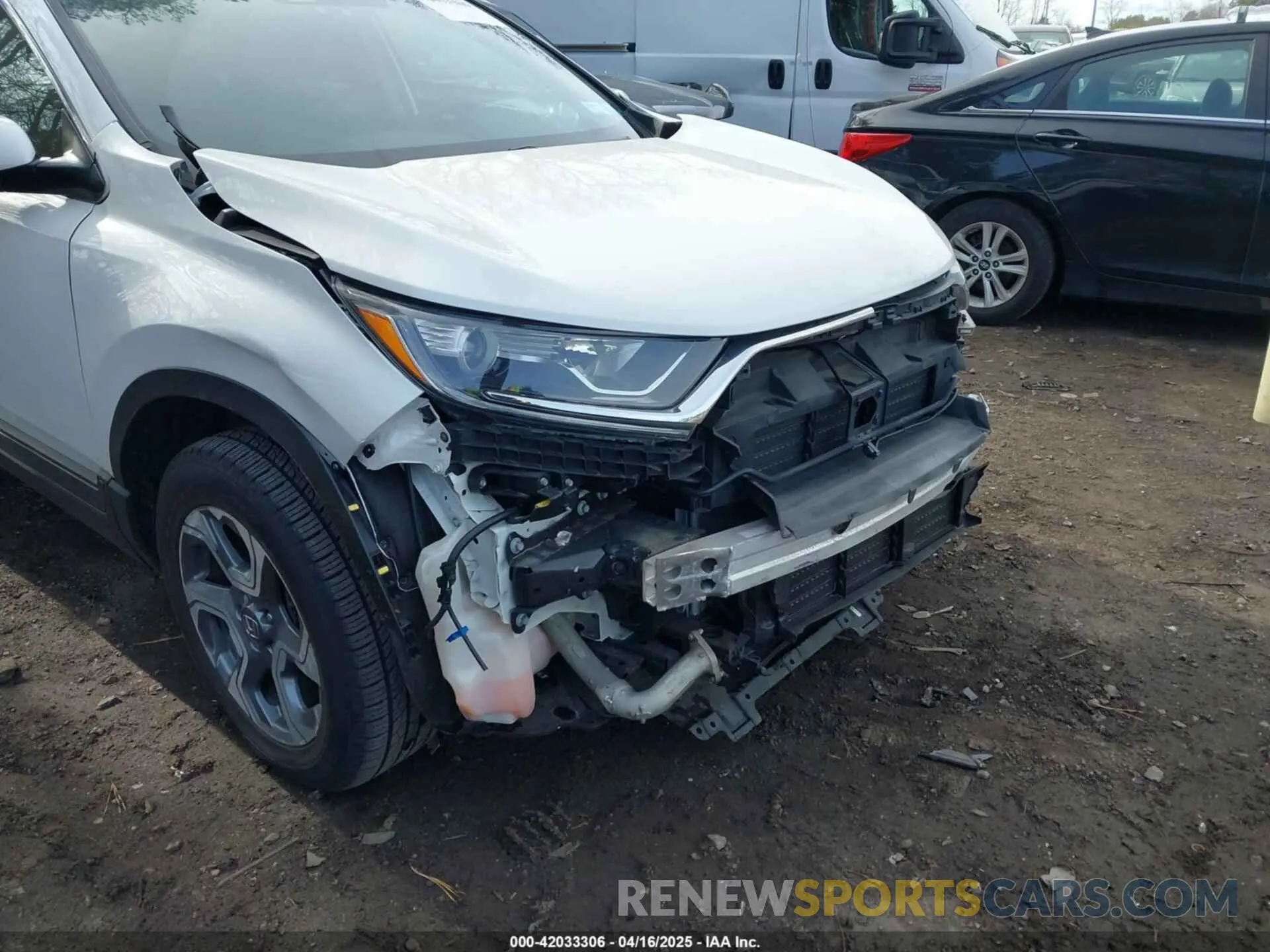 6 Photograph of a damaged car 7FARW2H58KE047447 HONDA CR-V 2019