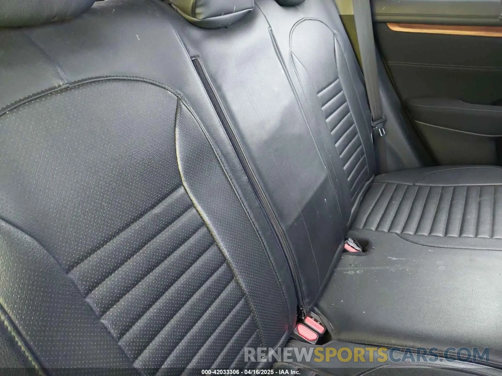 8 Photograph of a damaged car 7FARW2H58KE047447 HONDA CR-V 2019