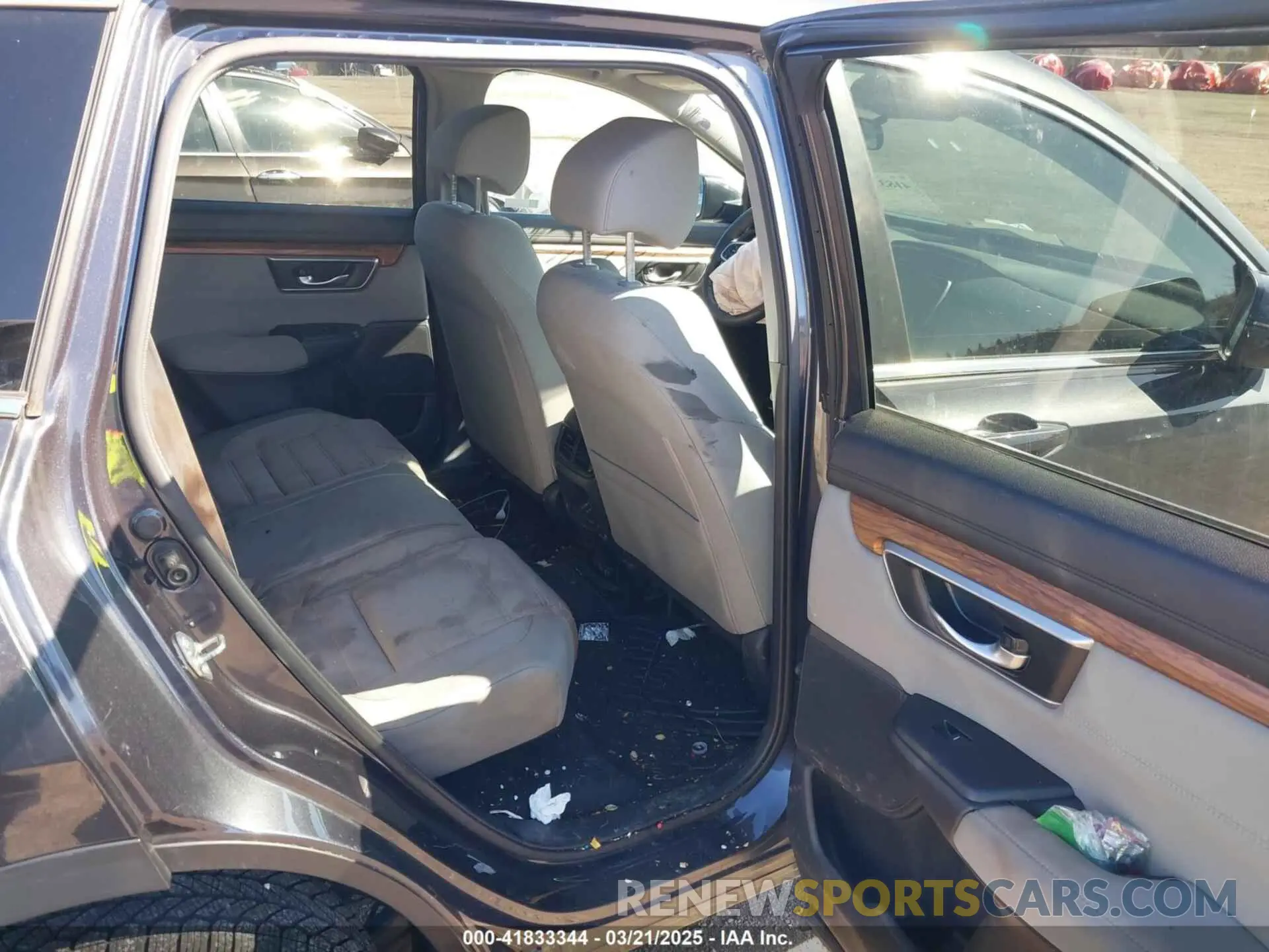 8 Photograph of a damaged car 7FARW2H59KE042290 HONDA CR-V 2019
