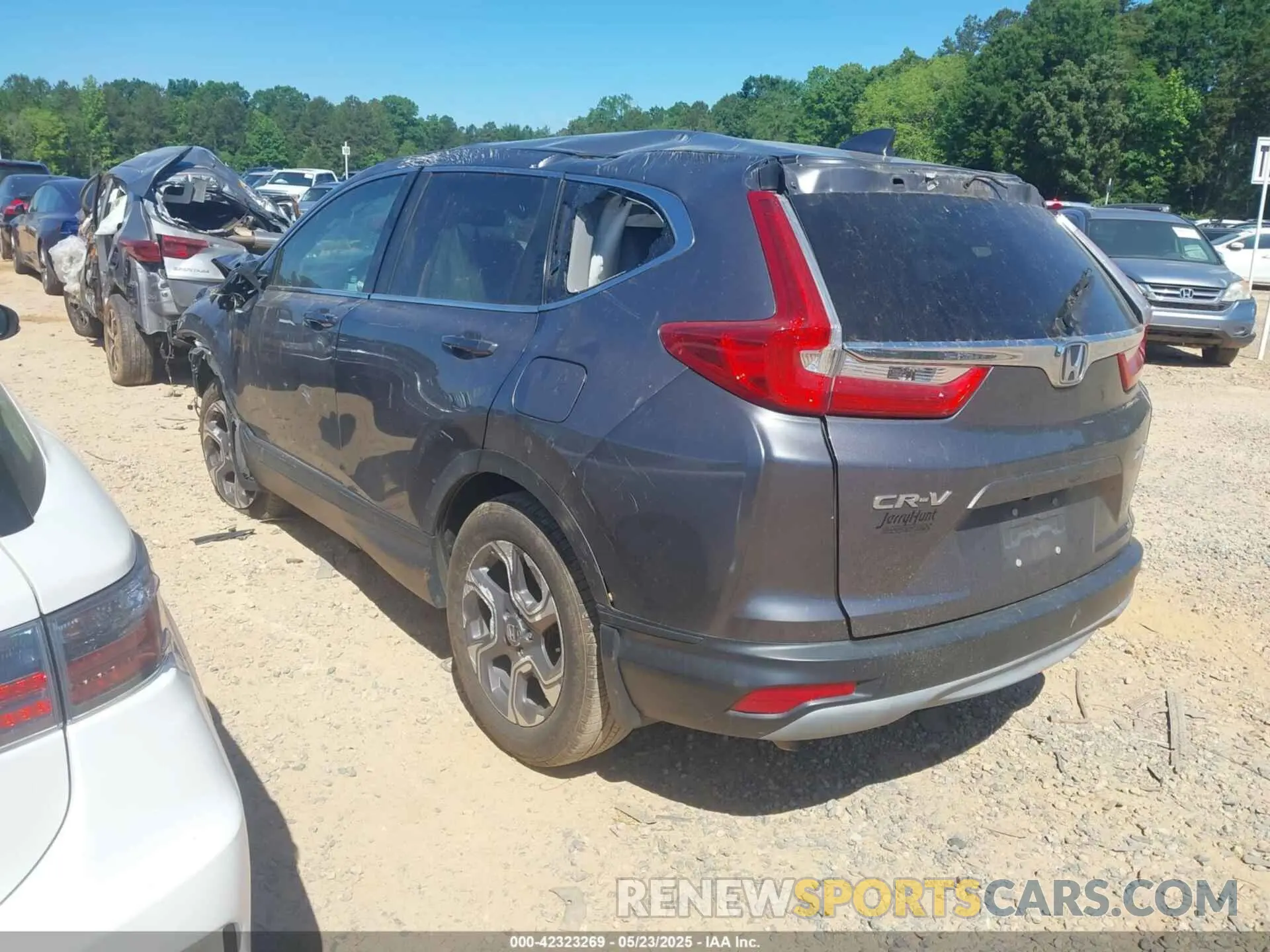 3 Photograph of a damaged car 7FARW2H80KE003842 HONDA CR-V 2019