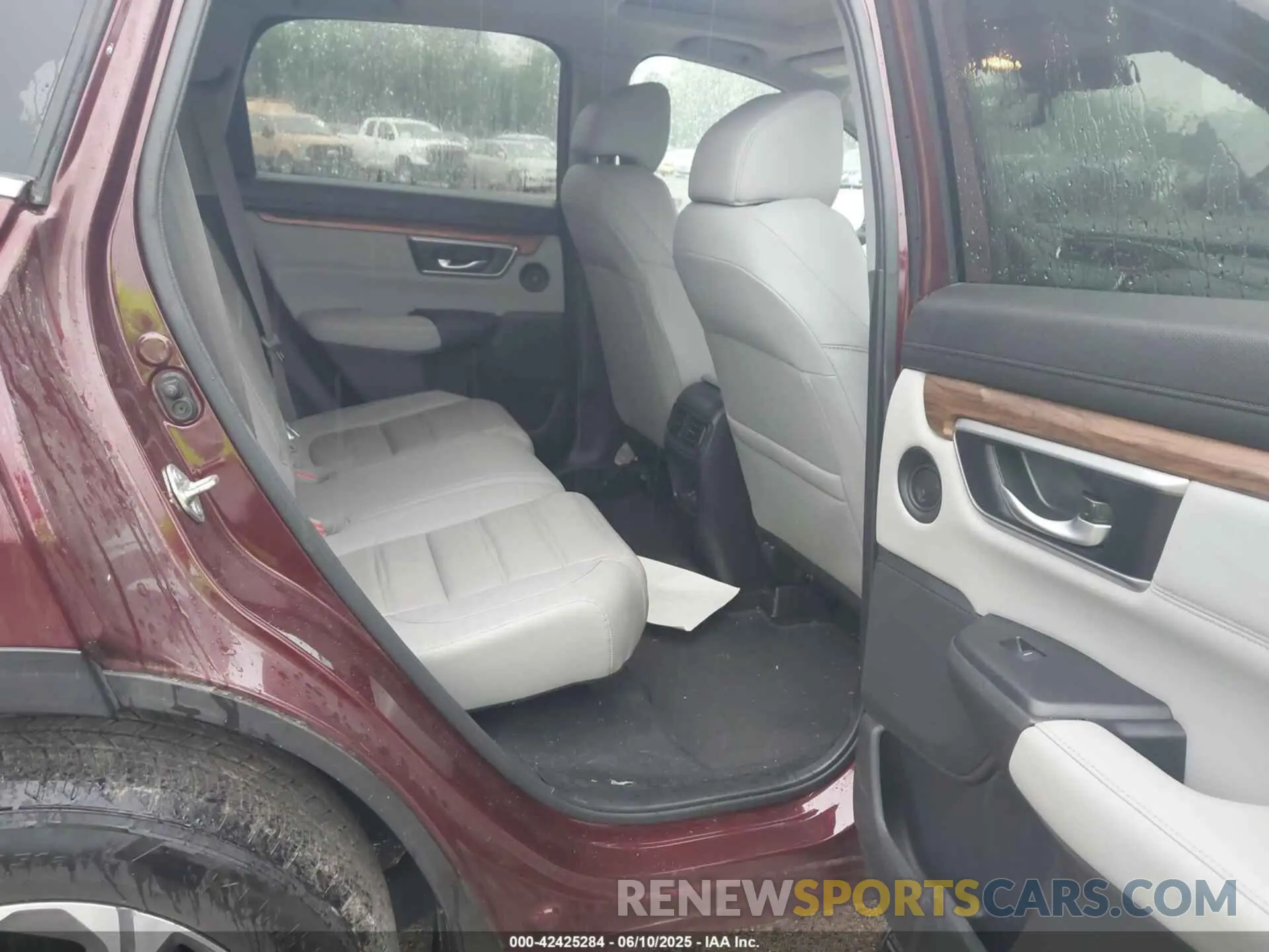 8 Фотография поврежденного автомобиля 7FARW2H80KE044472 HONDA CR-V 2019