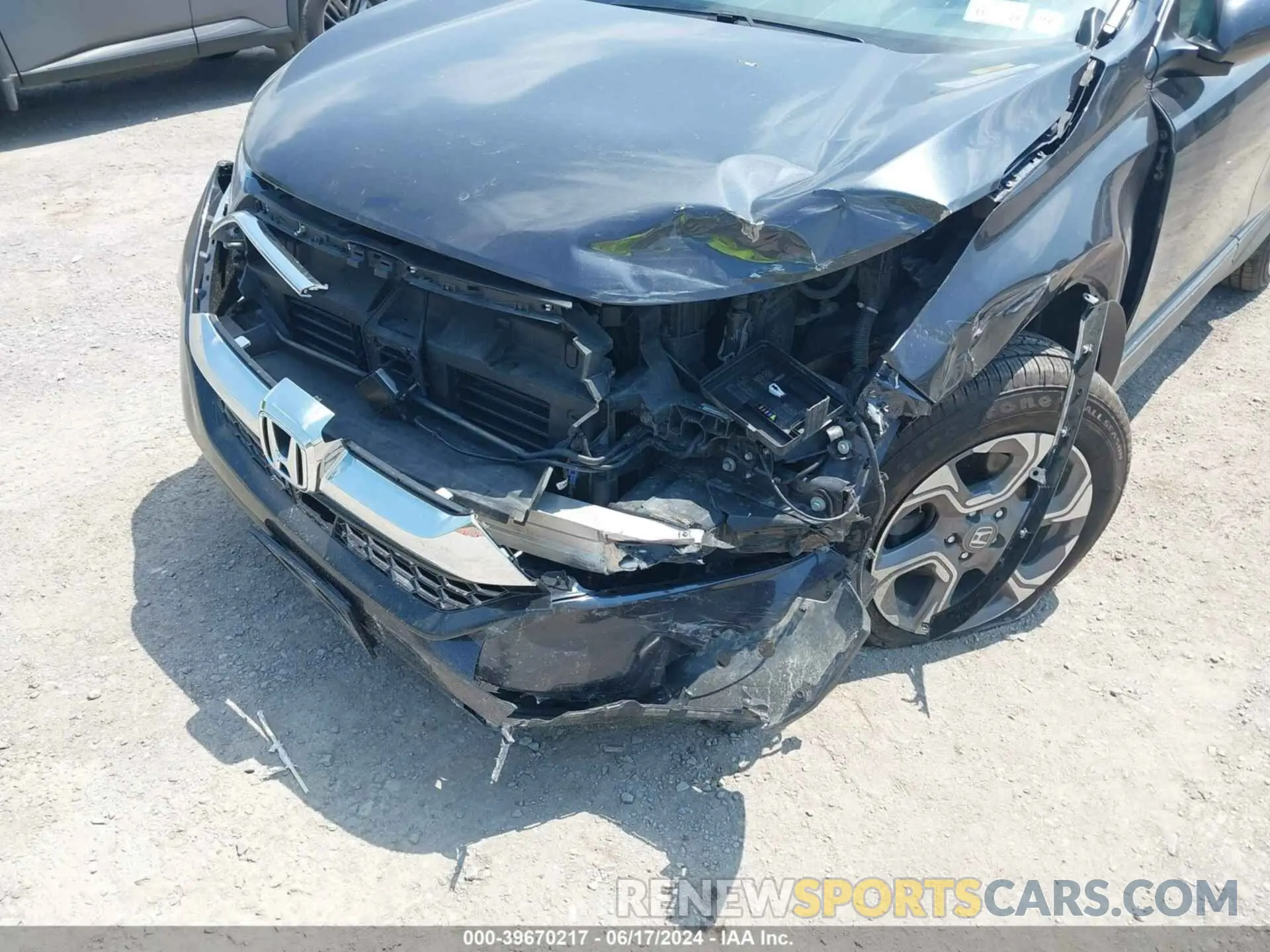 6 Фотография поврежденного автомобиля 7FARW2H80KE063183 HONDA CR-V 2019