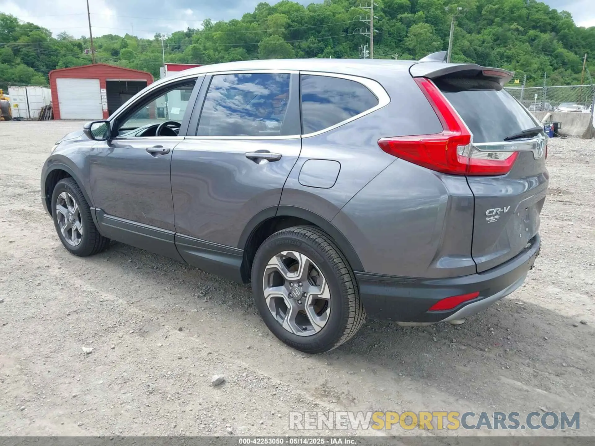 3 Фотография поврежденного автомобиля 7FARW2H81KE043718 HONDA CR-V 2019