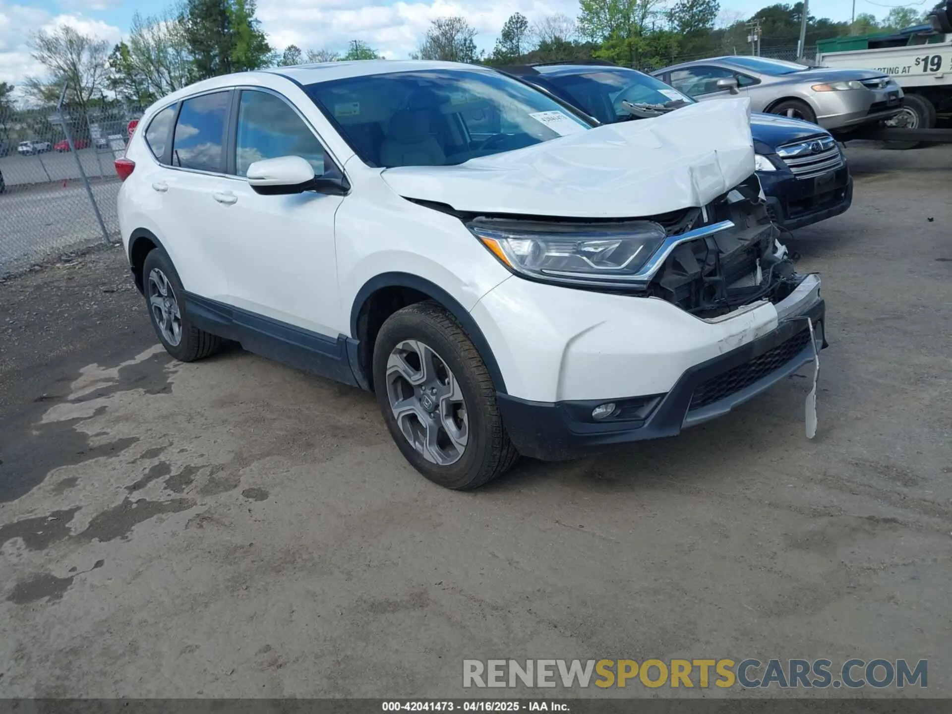 1 Photograph of a damaged car 7FARW2H81KE045002 HONDA CR-V 2019