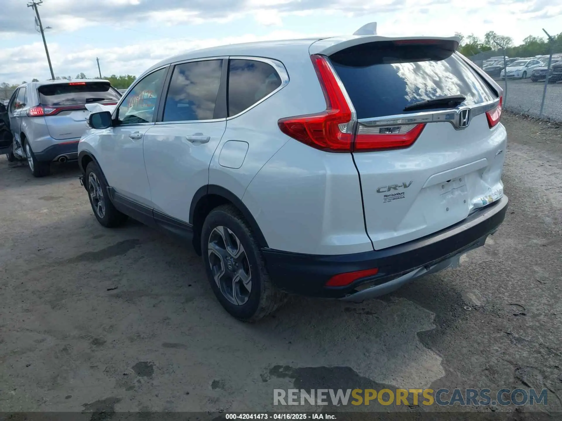 3 Photograph of a damaged car 7FARW2H81KE045002 HONDA CR-V 2019