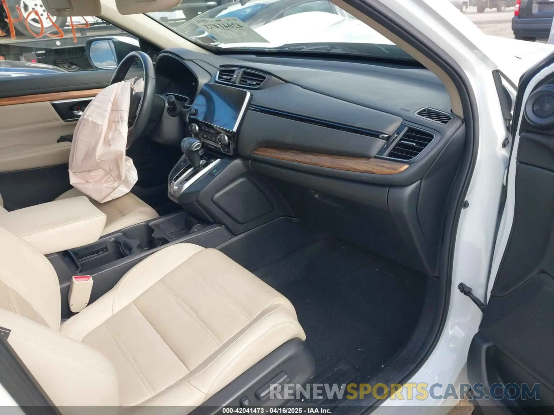 5 Photograph of a damaged car 7FARW2H81KE045002 HONDA CR-V 2019