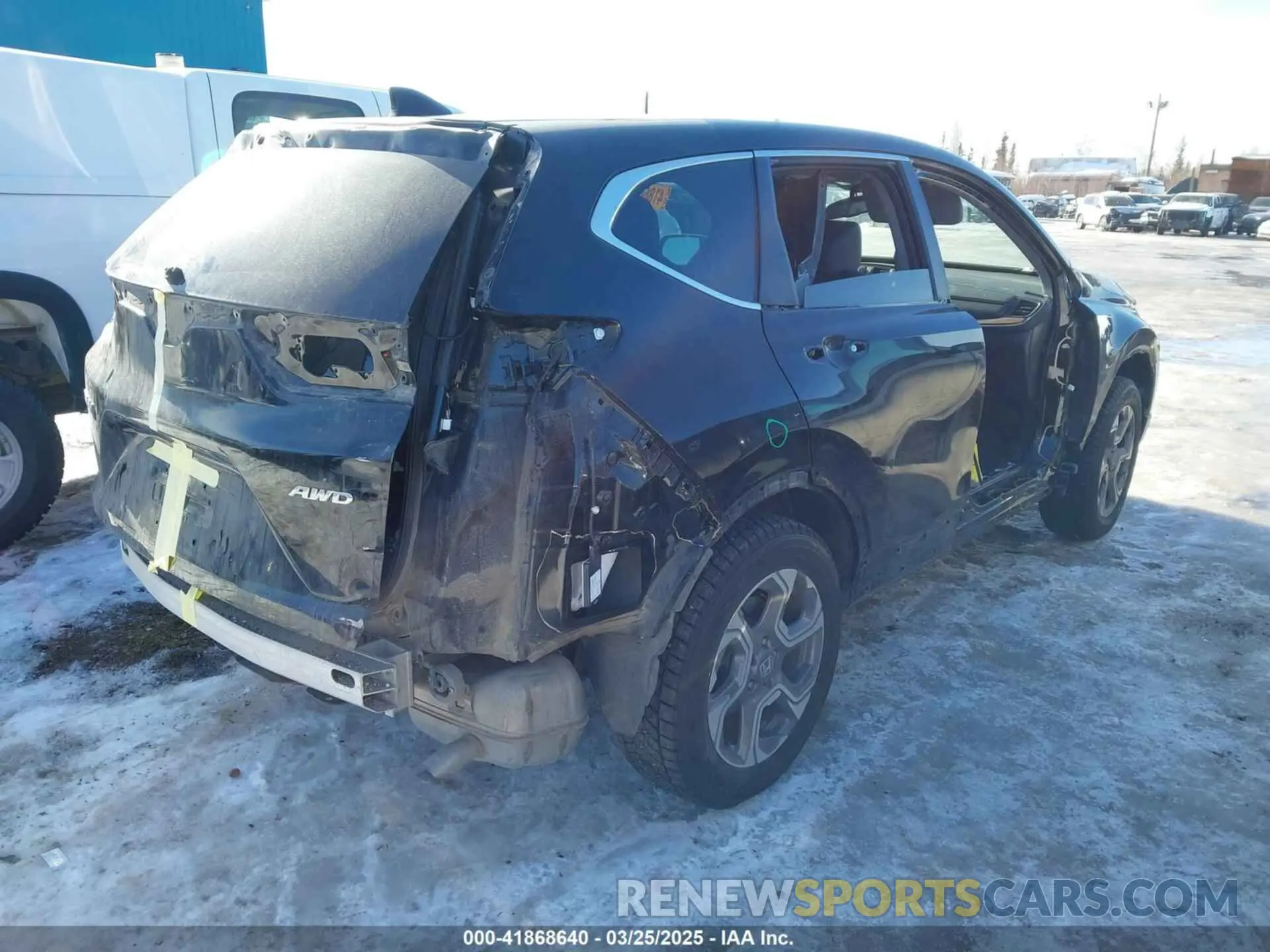4 Photograph of a damaged car 7FARW2H83KE062075 HONDA CR-V 2019