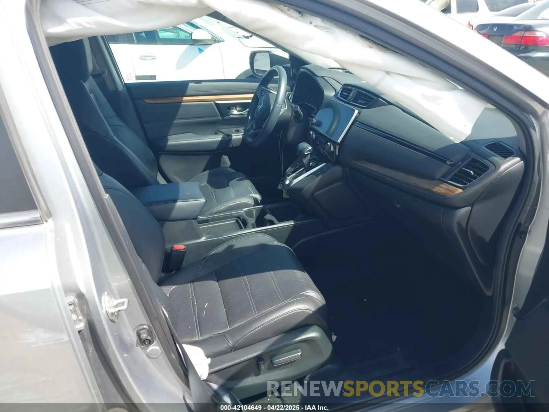 5 Фотография поврежденного автомобиля 7FARW2H84KE001320 HONDA CR-V 2019