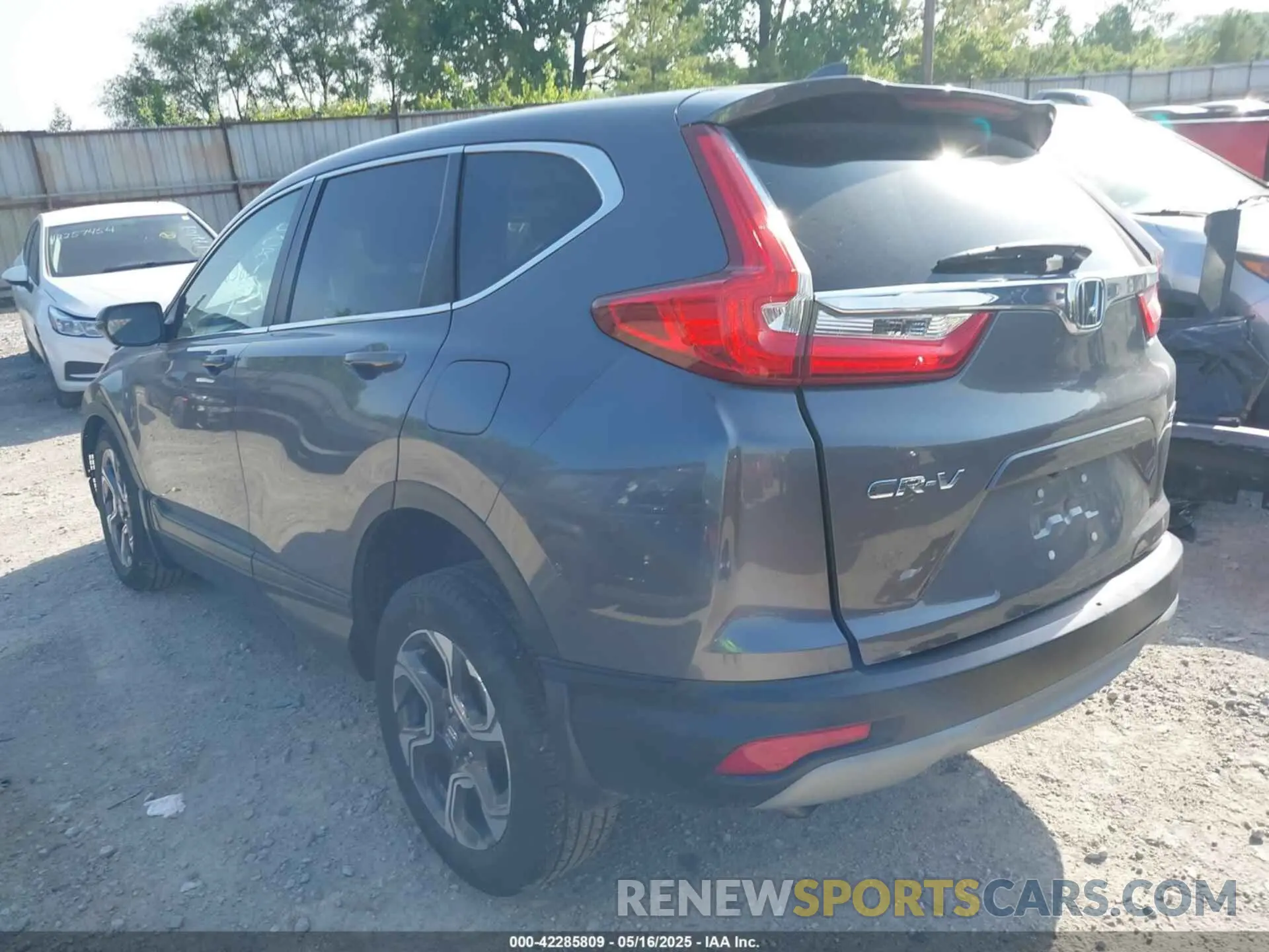 3 Фотография поврежденного автомобиля 7FARW2H86KE008138 HONDA CR-V 2019