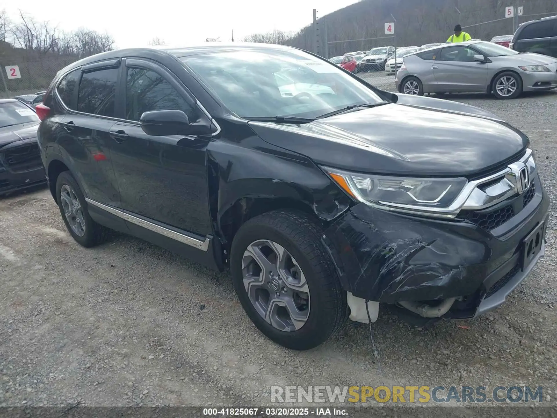 1 Photograph of a damaged car 7FARW2H86KE051507 HONDA CR-V 2019