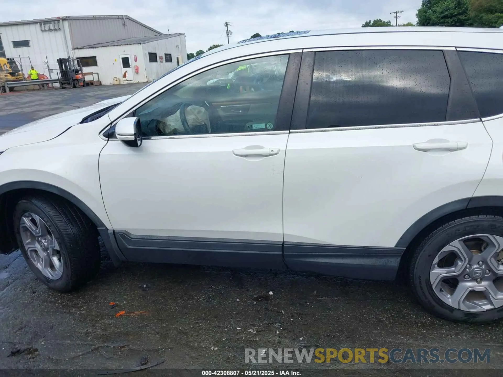 14 Photograph of a damaged car 7FARW2H87KE052827 HONDA CR-V 2019