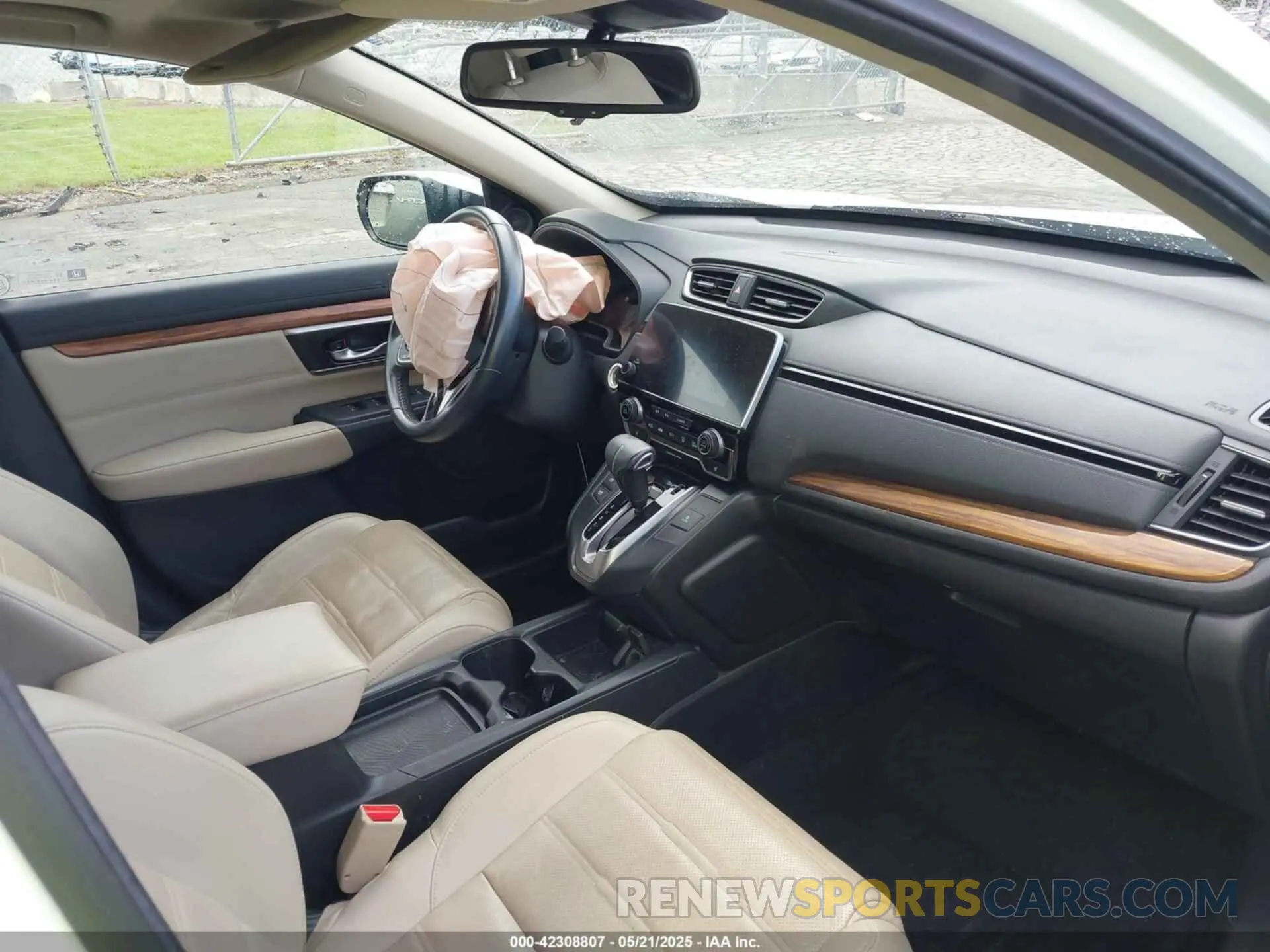 5 Photograph of a damaged car 7FARW2H87KE052827 HONDA CR-V 2019