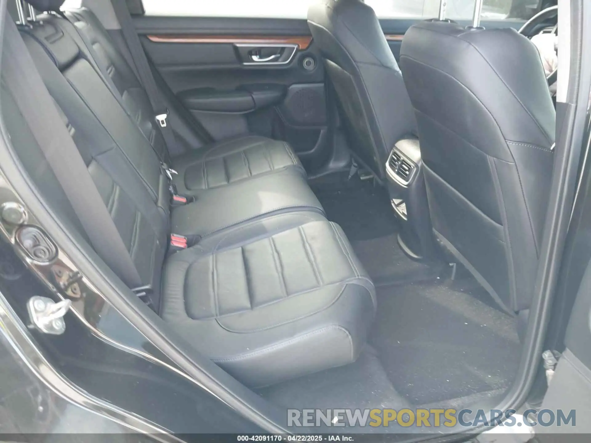 8 Фотография поврежденного автомобиля 7FARW2H92KE030632 HONDA CR-V 2019