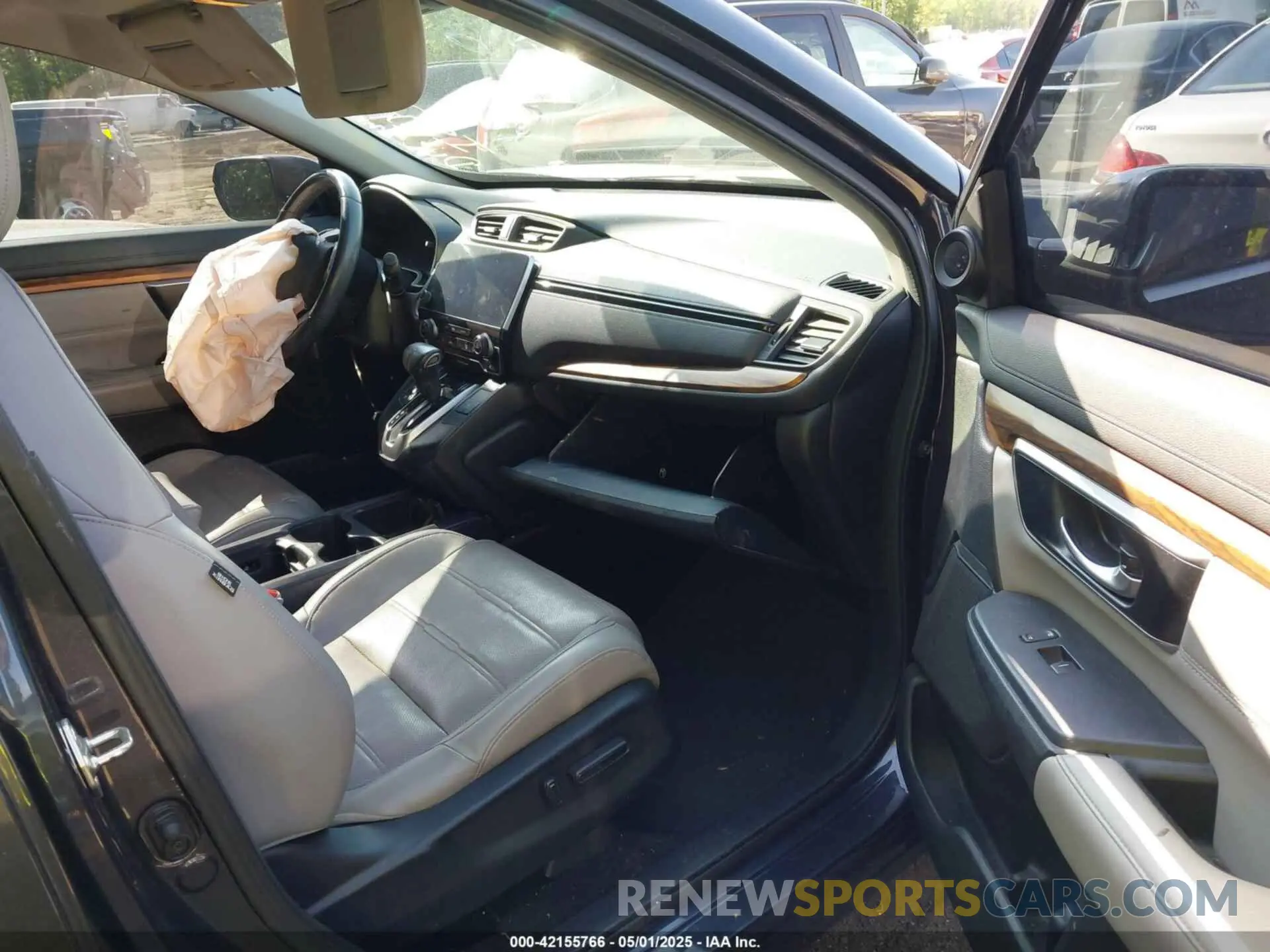 5 Фотография поврежденного автомобиля 7FARW2H96KE003224 HONDA CR-V 2019